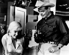 The Misfits Clark Gable with drink looks at Marilyn Monroe 8x10 inch photo picture