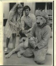 1974 Press Photo Junior Miss Linda Rutledge, John Cappelletti & LSU mascot, LA. picture