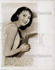1960 Press Photo Actress Sonya Wilde stars in 