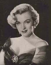 HOLLYWOOD BEAUTY MARILYN MONROE STYLISH POSE STUNNING PORTRAIT 1950s Photo C33 picture