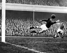 Arsenal goalkeeper Jack Kelsey makes spectacular save by divi- 1955 Old Photo picture
