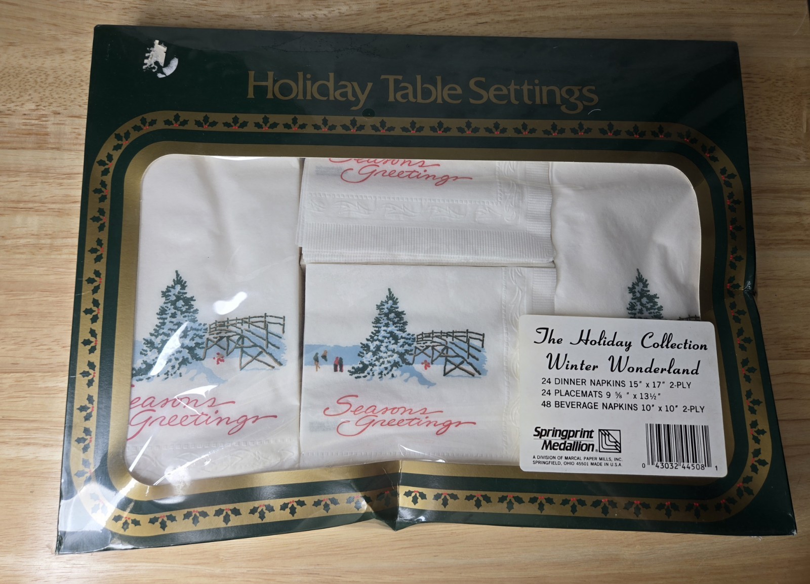 Christmas Vintage Paper Napkins & Placemats  96 pcs Season\'s Greetings 