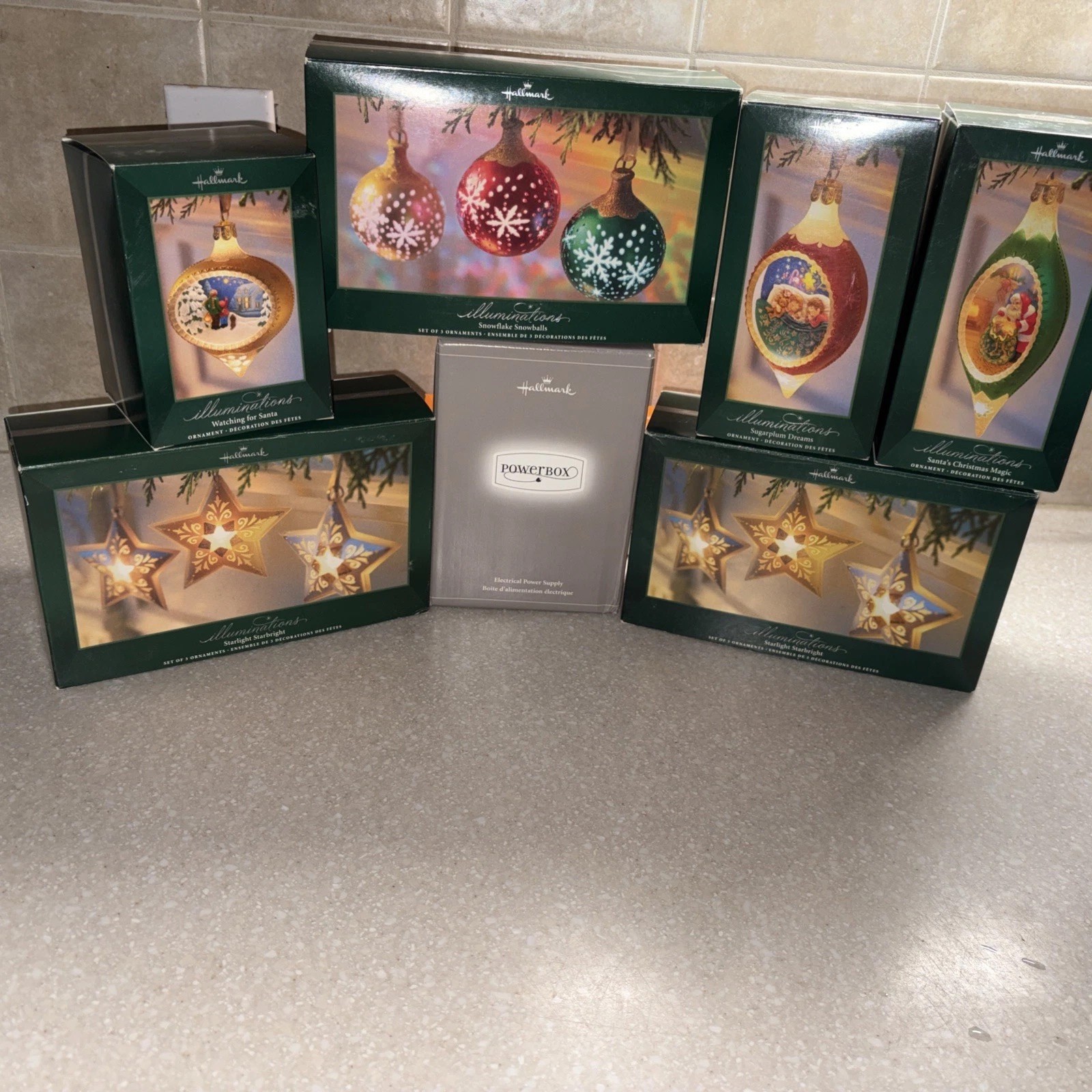 Hallmark Illuminations Lot Of 7- 2005 NIB Snowballs, Stars, Ornaments ,Power Box Hallmark Illuminations Lot Of 7- 2005 NIB Snowballs, Stars, Ornaments ,Power Box
