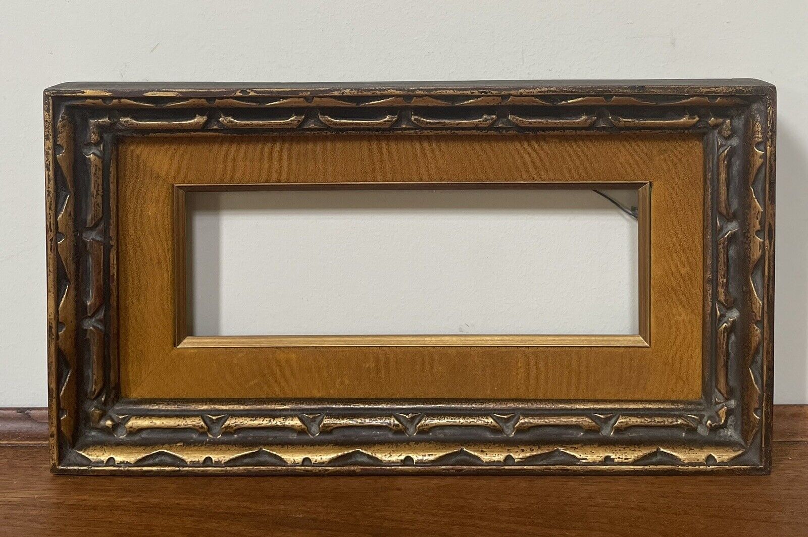 VTG Gilt Ornate Velvet Liner Wooden Art Frame-17.25x9.25x1-5/8”/Fit 12x4”-Hefty
