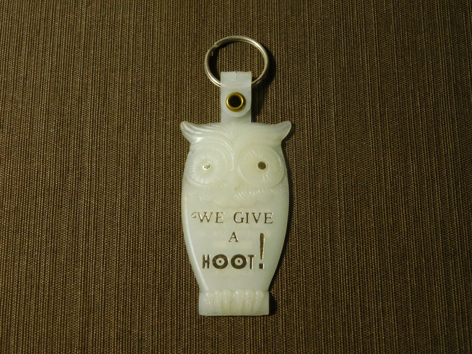 VINTAGE CAR JNM ELECTRONICS BALLSTON SPA NY GIVE HOOT OWL GLOW IN DARK KEYCHAIN VINTAGE CAR JNM ELECTRONICS BALLSTON SPA NY GIVE HOOT OWL GLOW IN DARK KEYCHAIN