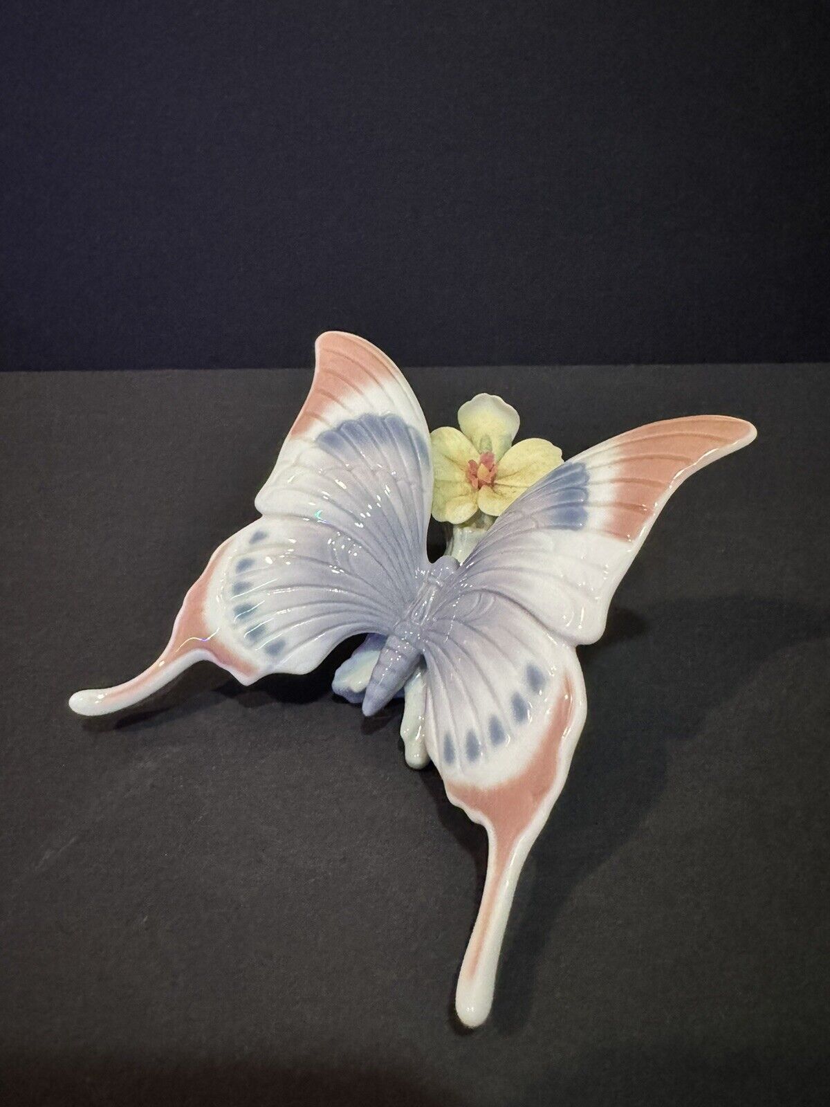 Lladro A Moments Rest Porcelain Butterfly and Flowers Figurine #6173