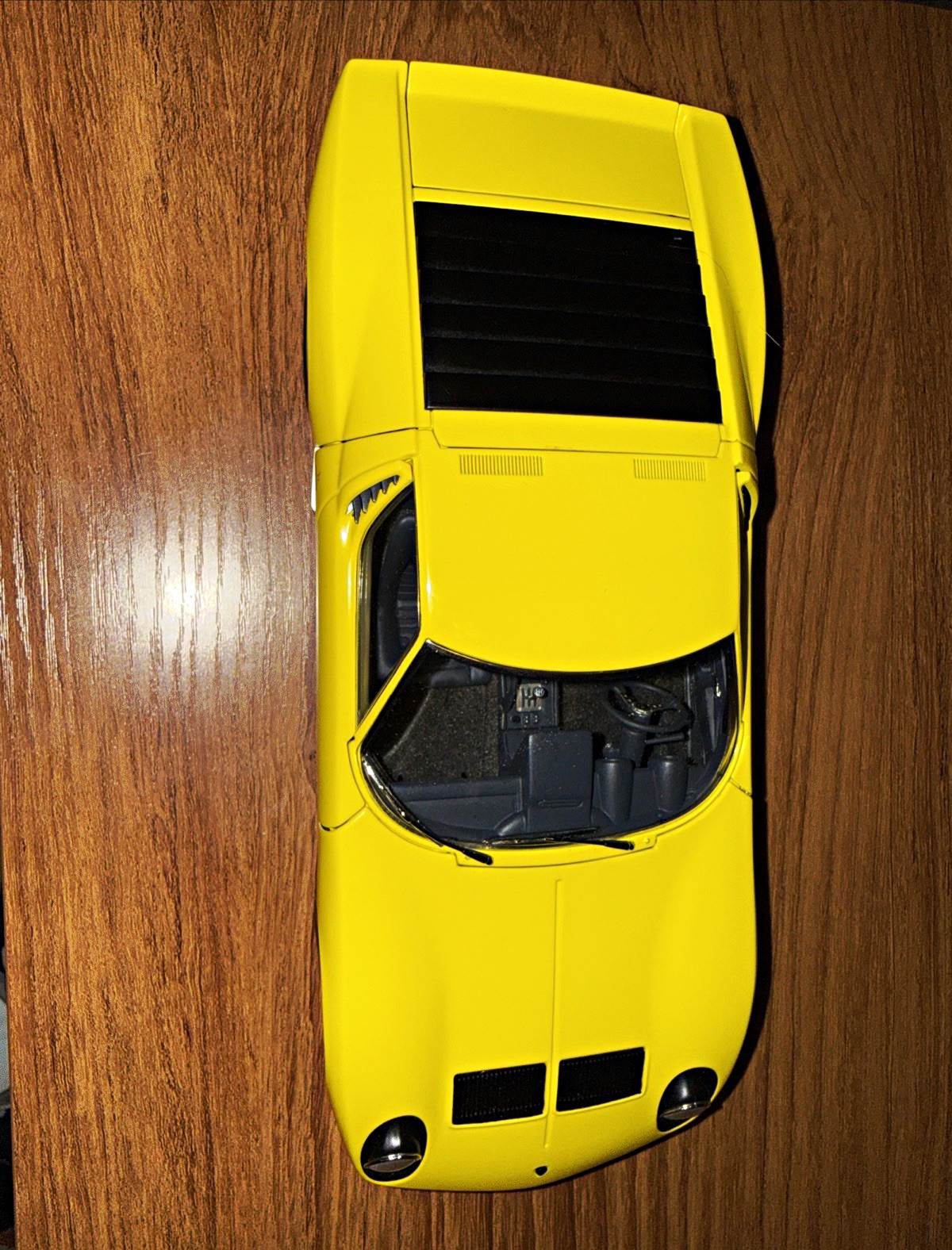 AUTOart 1:18 Lamborghini Miura P400 SV Yellow Diecast w/ Opening Hood Doors AUTOart 1:18 Lamborghini Miura P400 SV Yellow Diecast w/ Opening Hood Doors