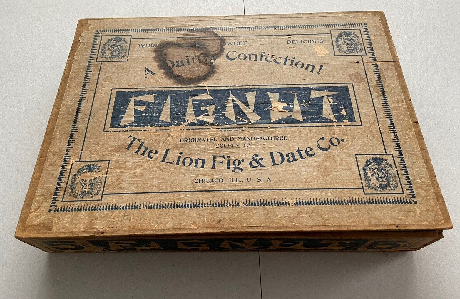 RARE Store Display 1900\'s Wooden Advertising Box FIGNUT Lion Fig & Date Co. 5¢