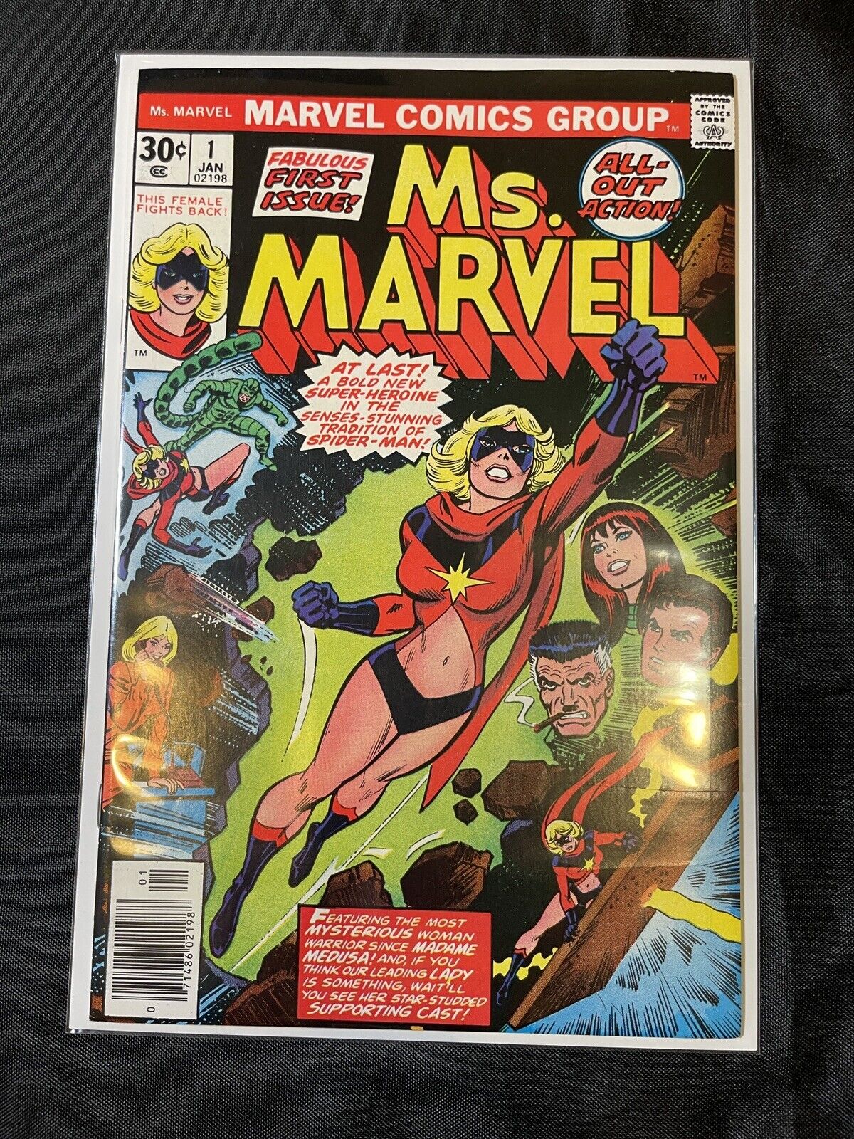Ms. Marvel #1 1st appearance of Carol Danvers as Ms. Marvel 1977 Est. 6/7 Grade