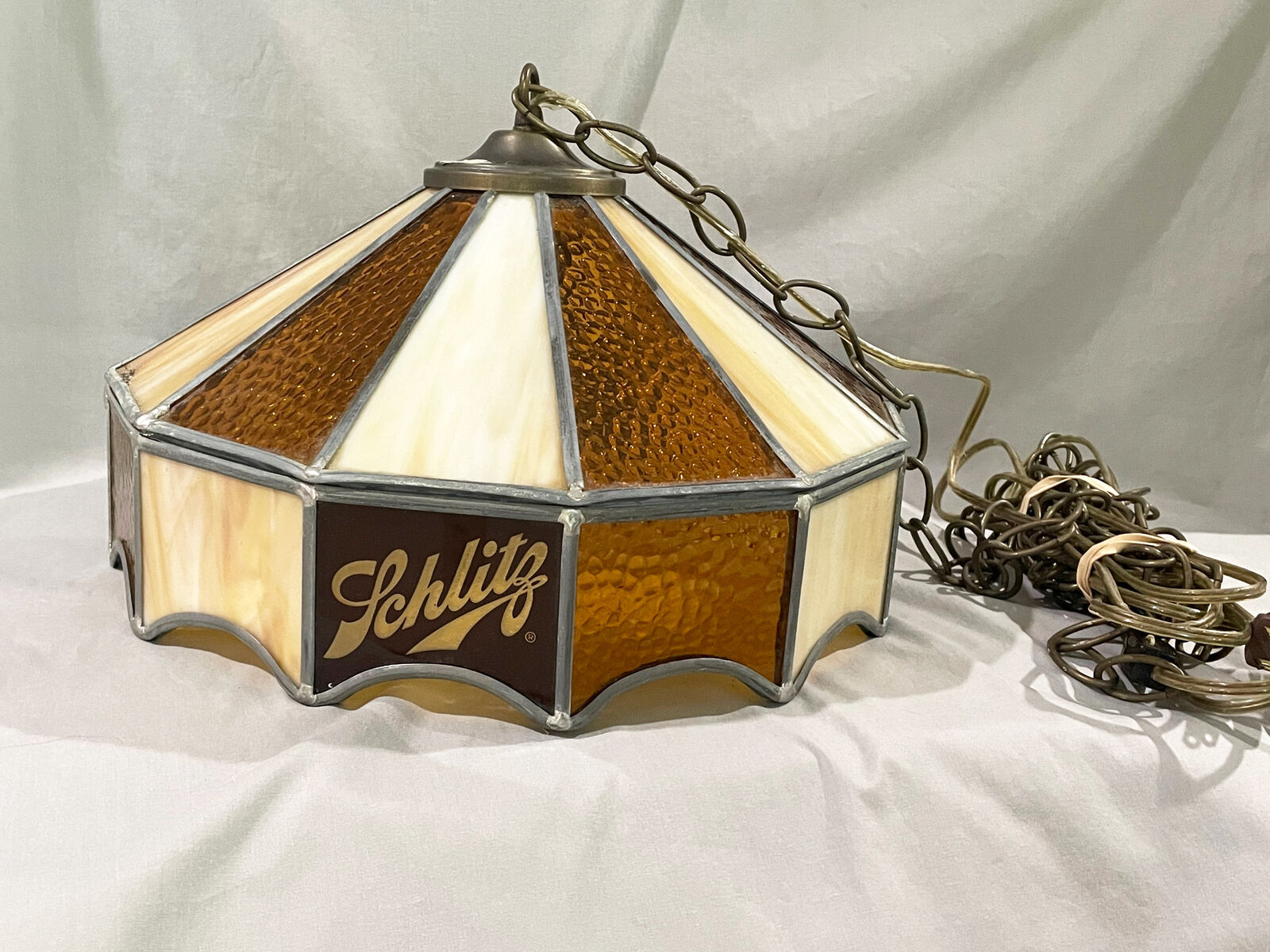 Vintage SCHLITZ BEER STAINED GLASS HANGING POKER/POOL TABLE LAMP