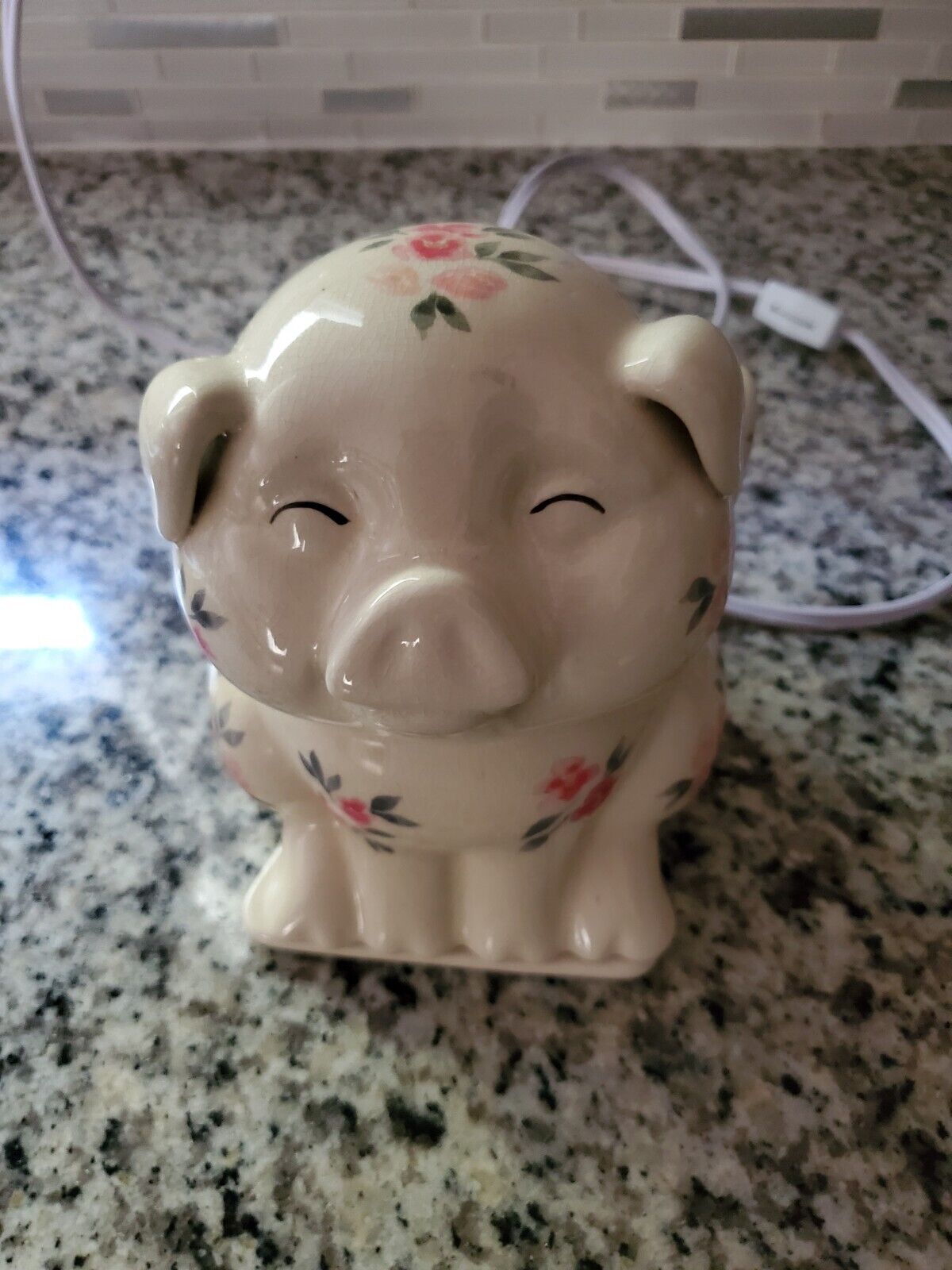 Vintage Intertek Pig Floral Lamp Model Sc-824