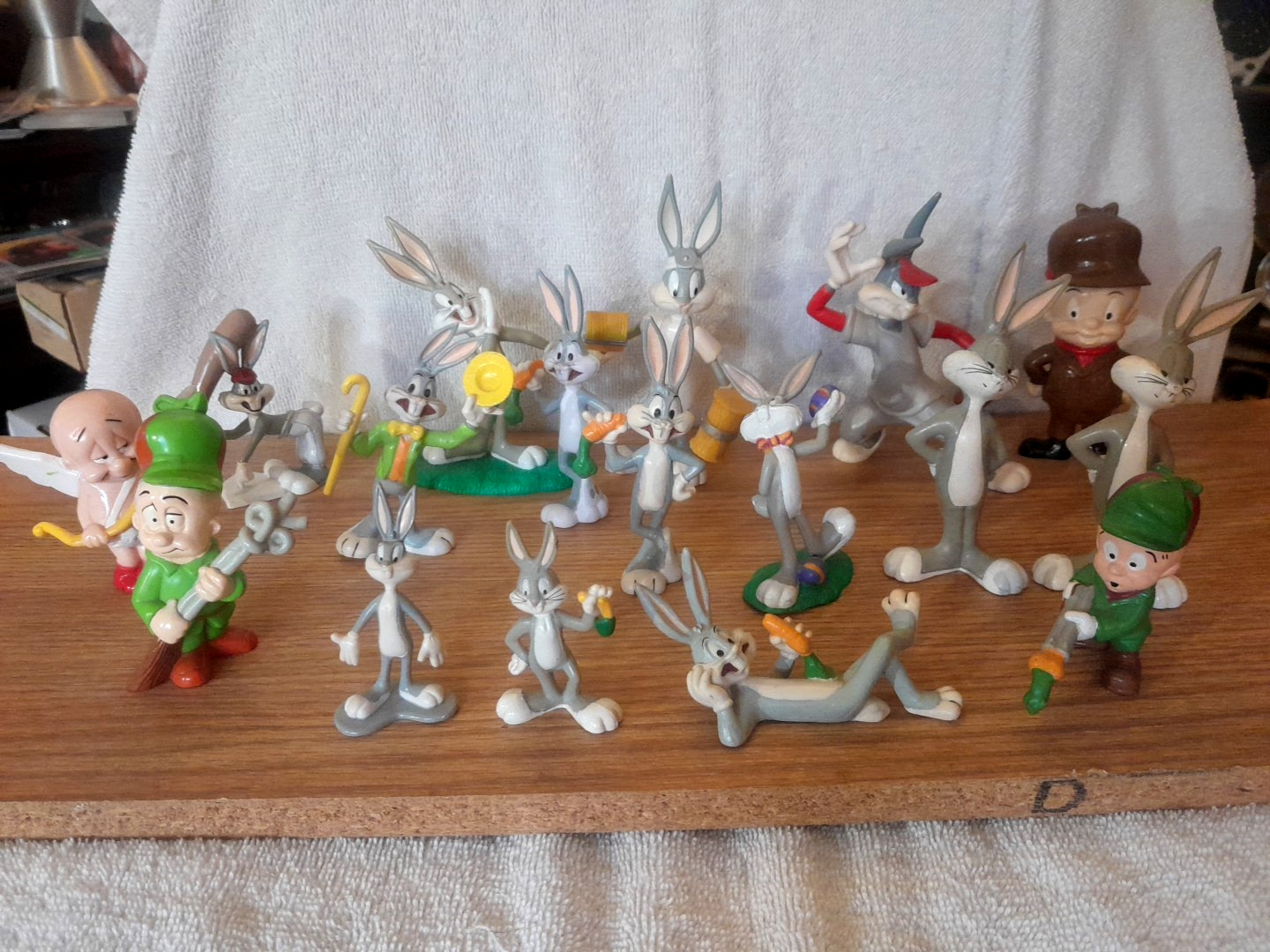 Lot 17 Bugs Bunny & Elmer Fudd Looney Tunes Warner Bros Applause PVC Figures