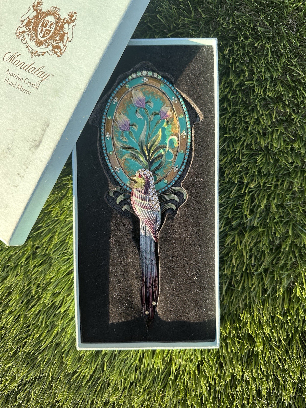 ⭐️ Two's Company Mandalay Austrian Crystal Hand Mirror⭐️ ⭐️ Two's Company Mandalay Austrian Crystal Hand Mirror⭐️