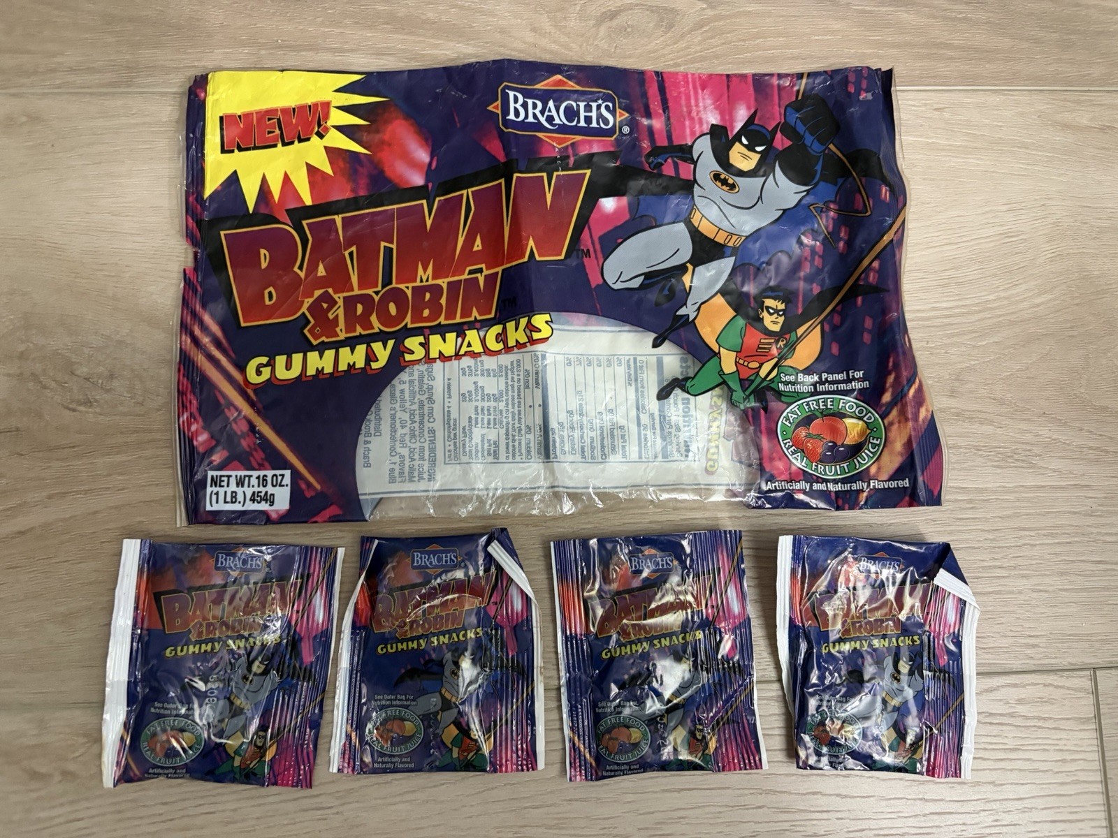 Brach\'s BATMAN & ROBIN Gummy Snacks animated 1995 vintage bag w/ 4 sealed packs