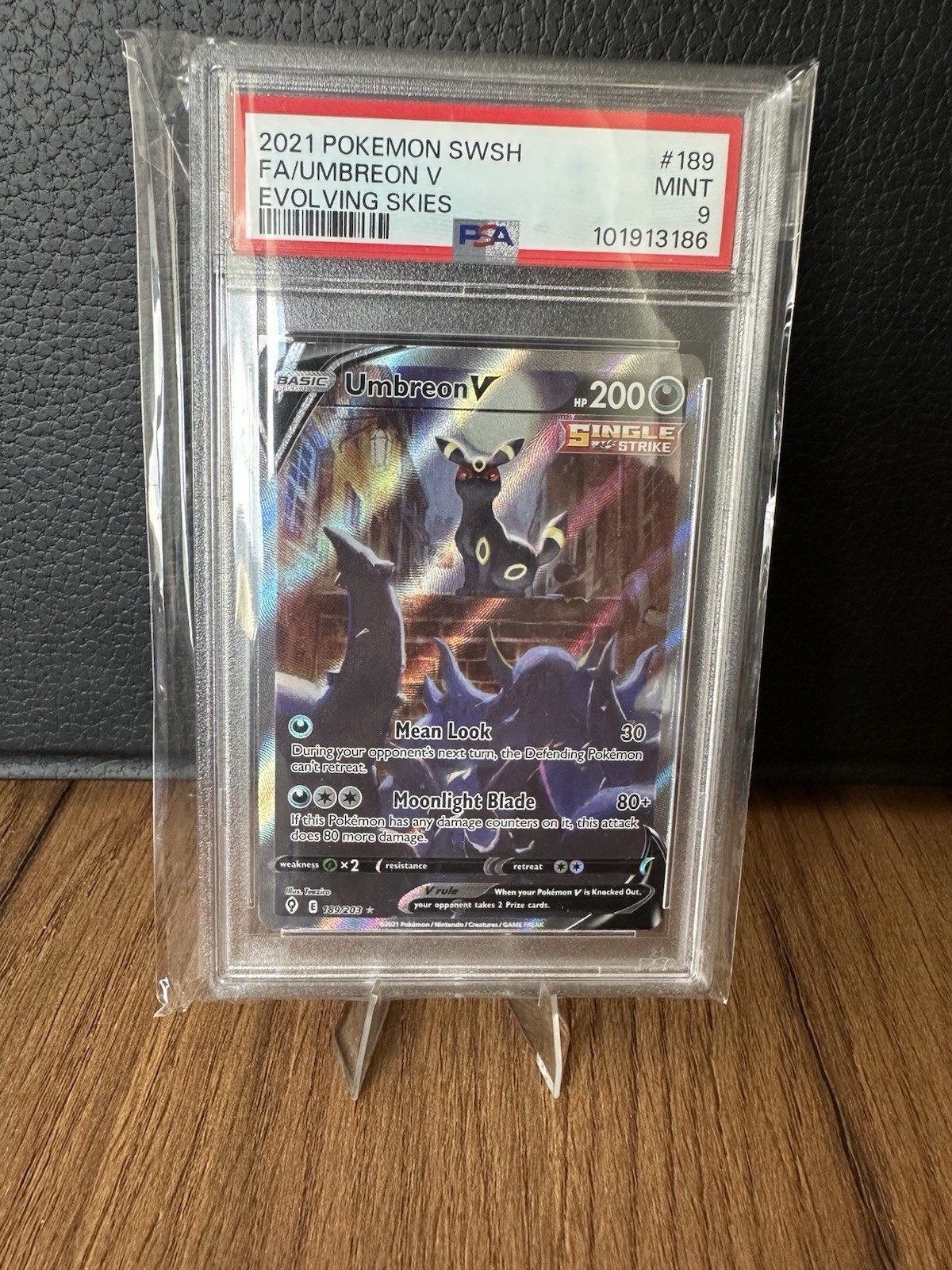 Pokemon 2021 Umbreon V #189 Evolving Skies Full Art PSA 9 English Pokemon 2021 Umbreon V #189 Evolving Skies Full Art PSA 9 English