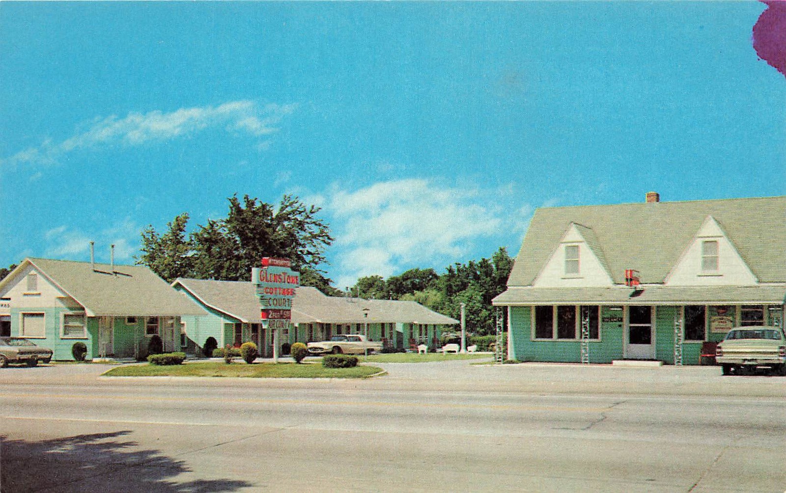 Vintage GLENSTONE COTTAGE COURT Postcard Springfield Missouri Unposted