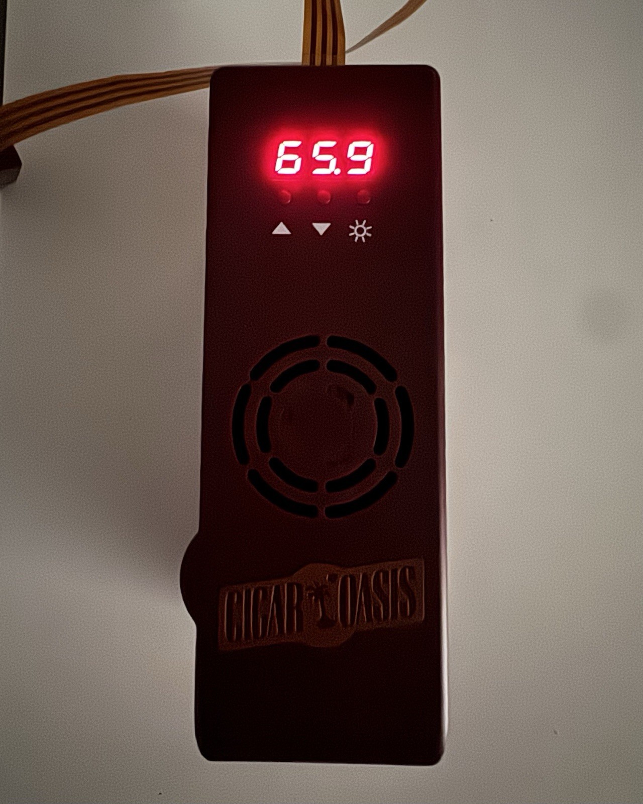 Cigar Oasis Plus XL older version works humidor