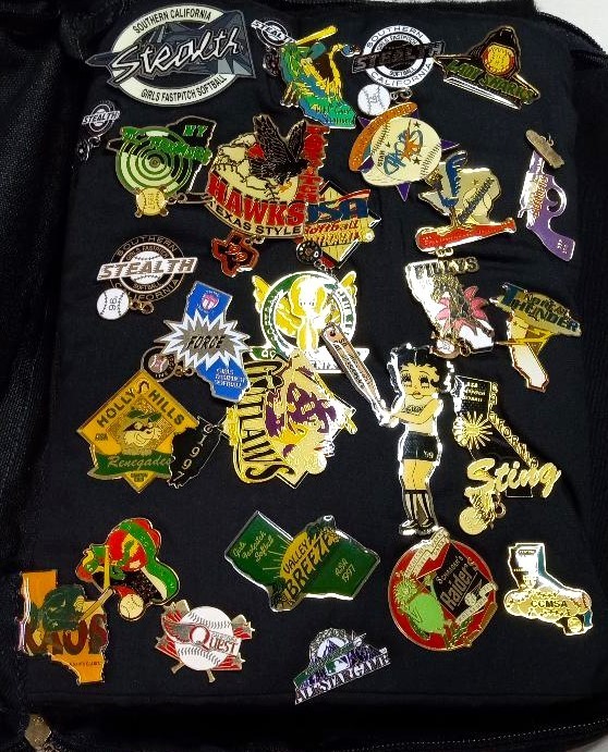 VINTAGE 1996-99 GIRLS FAST PITCH PIN LOT – 100 PINS & STORAGE SATCHEL VINTAGE 1996-99 GIRLS FAST PITCH PIN LOT – 100 PINS & STORAGE SATCHEL