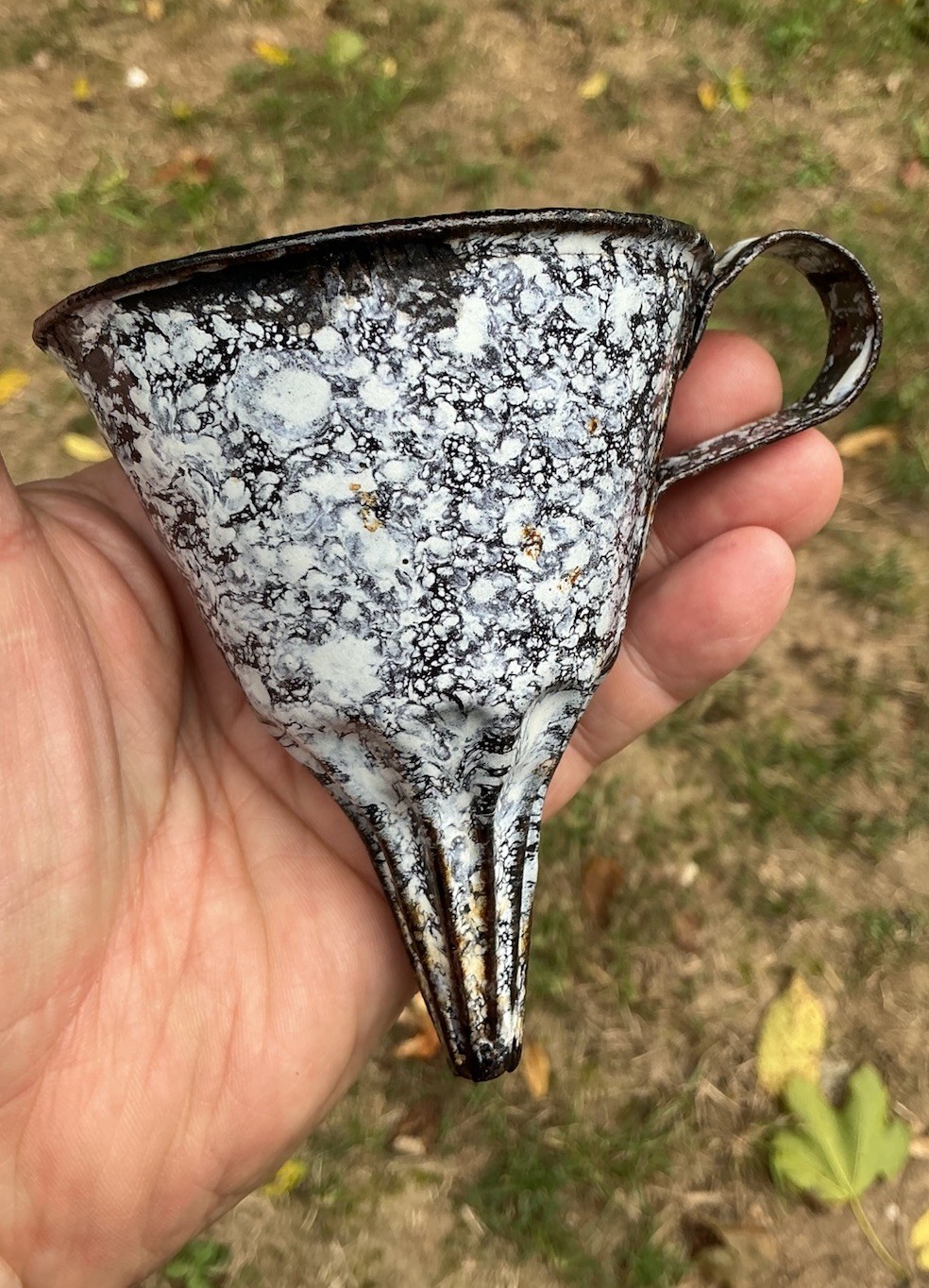 RARE FLUTED FUNNEL SMALL BLACK & WHITE FLUTTED GRANITEWARE ENAMELWARE ANTIQUE