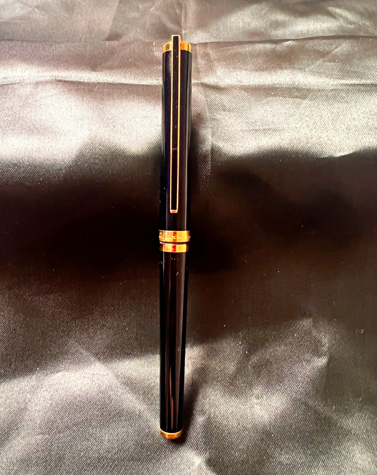  Vintage S.T. Dupont Classique Fountain Pen Black Laque de Chine 18K Gold Nib