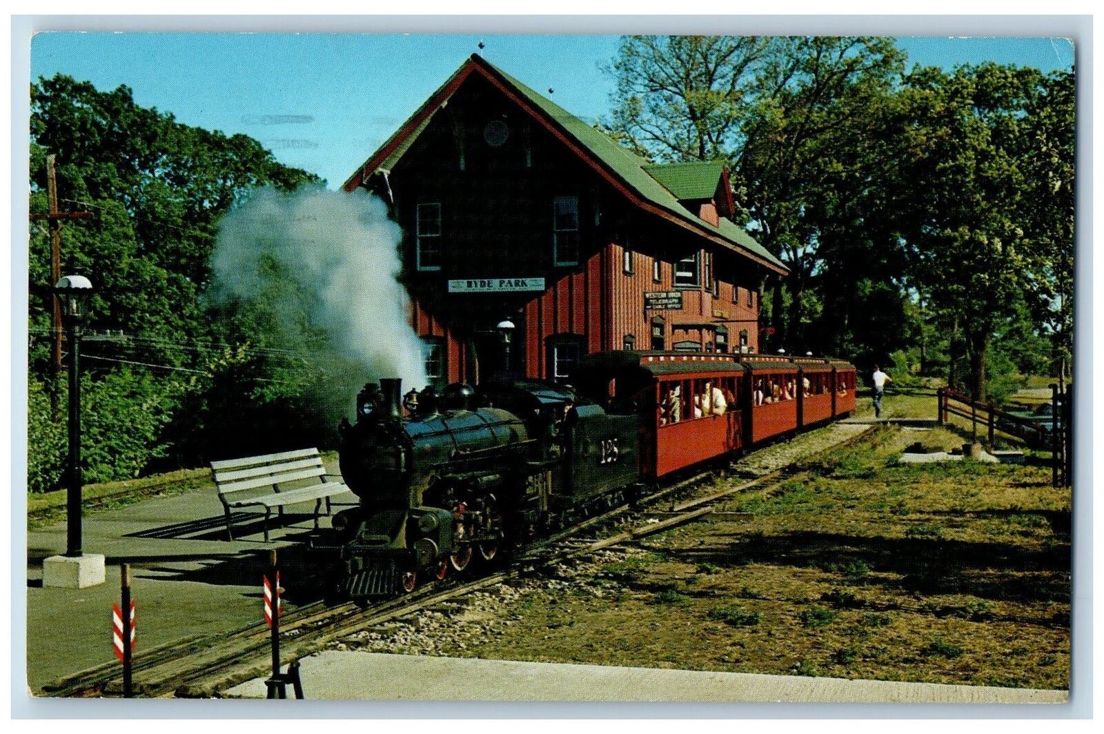 Wisconsin Dells Wisconsin WI Postcard Hyde Park Station The R. & G. N. RR 1969