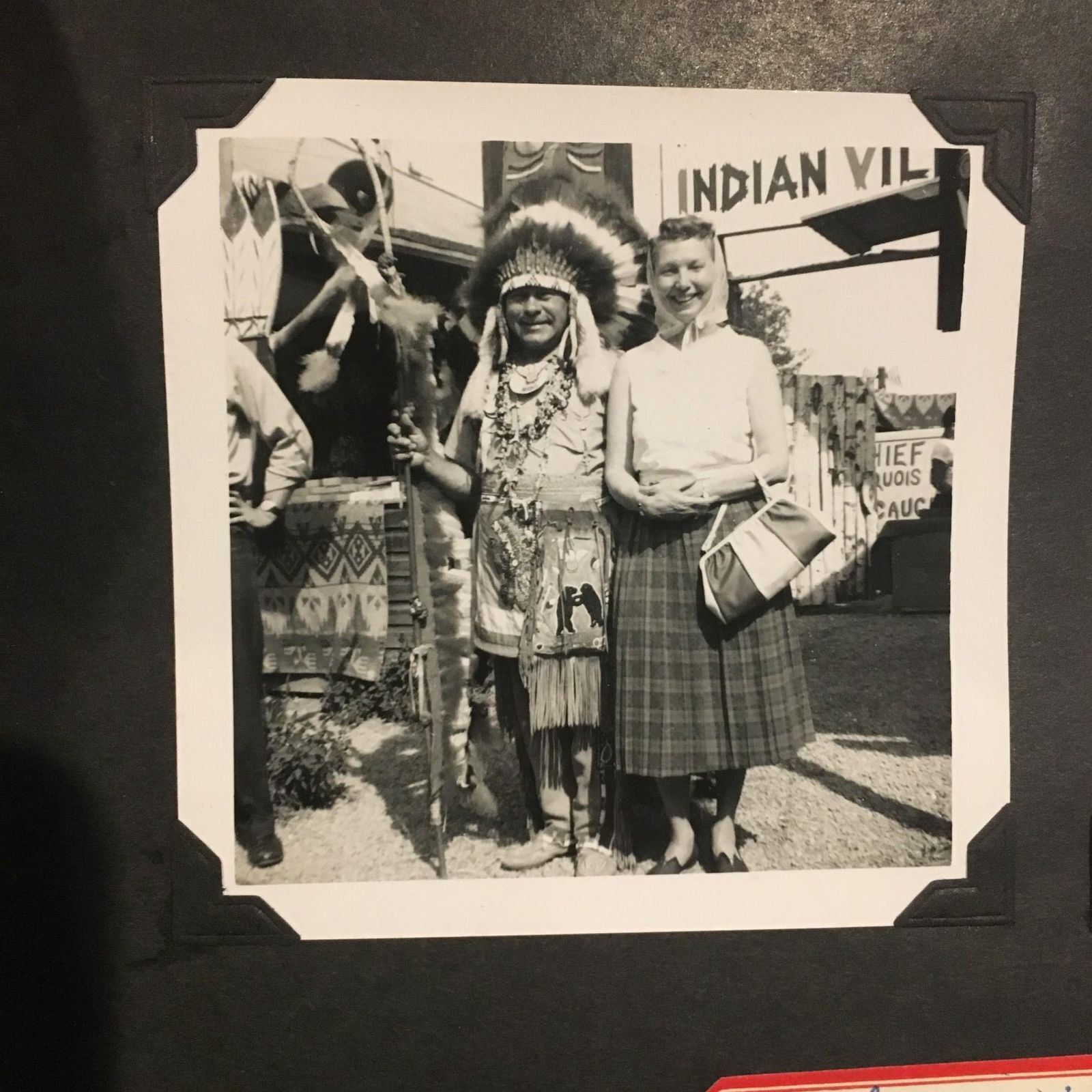 1950s Photo Album / Scrapbook CANADA Iroquois Indian Village / La Fontaine Zoo 