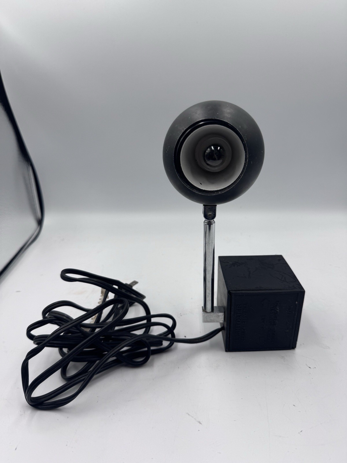 Vintage 1960’s MCM Lightolier Lytegem Telescopic Antenna Eyeball Orb Desk Lamp Vintage 1960’s MCM Lightolier Lytegem Telescopic Antenna Eyeball Orb Desk Lamp