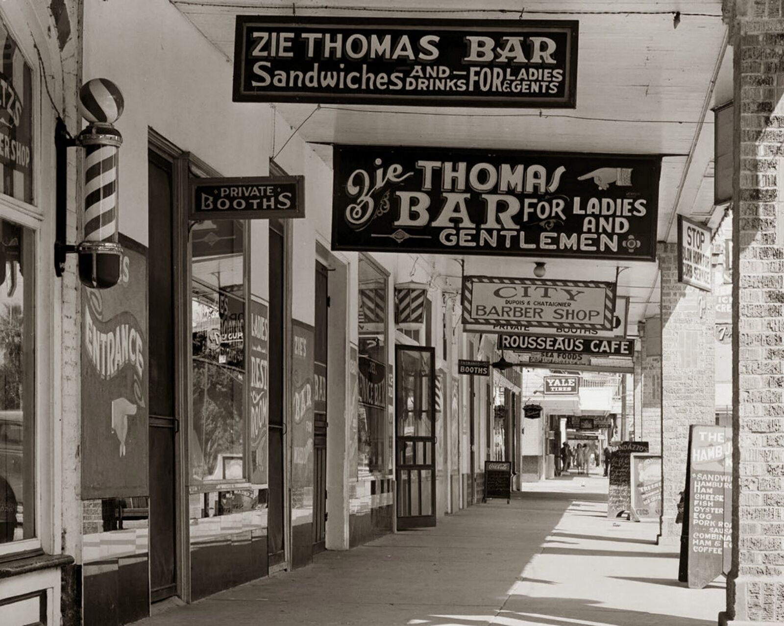   1938 Stores on Main St Saint Martinville La, Photo  (230-X)