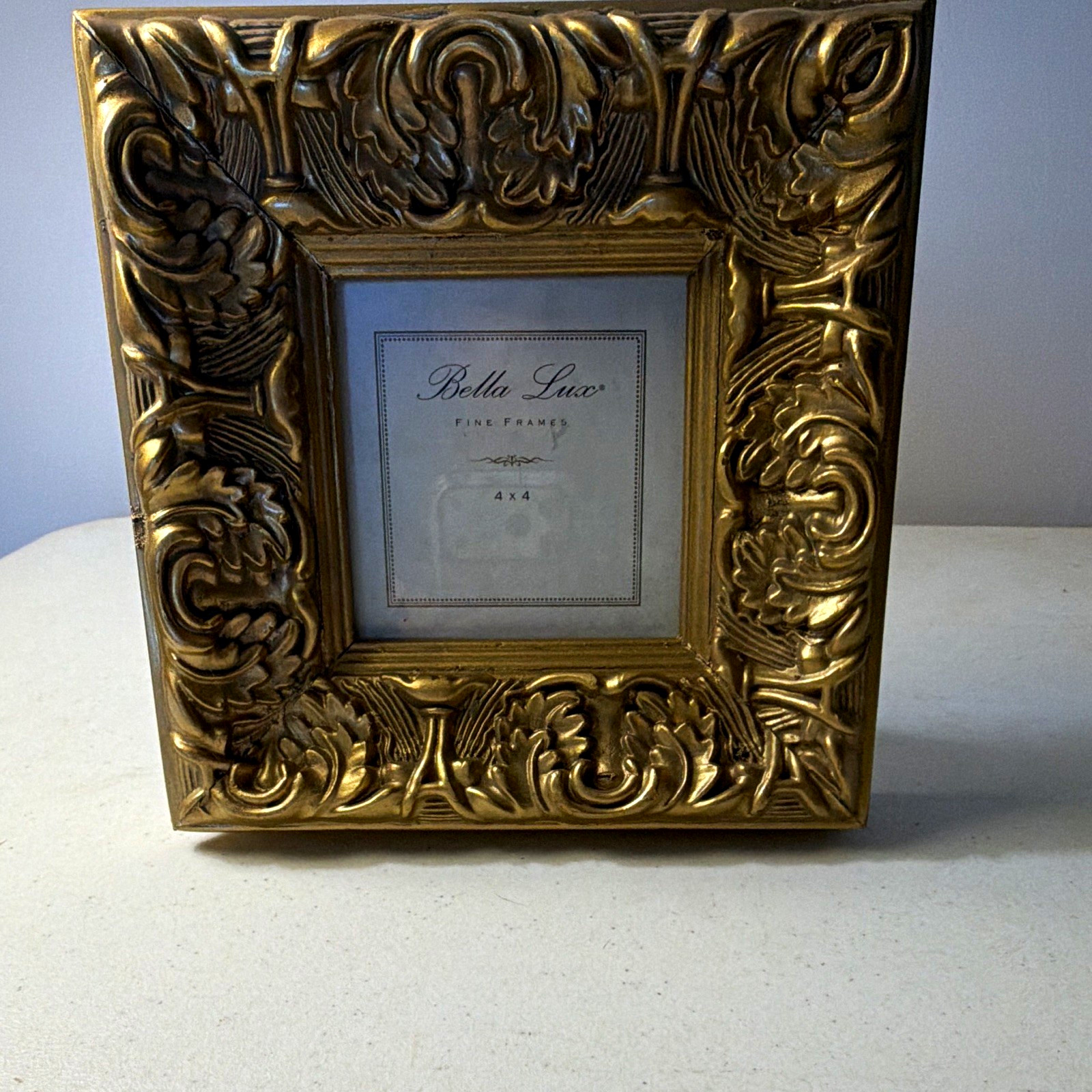 Bella Lux Fine Frames Ornate Baroque Floral Antique Gold Resin 4x4 Photo Frame Bella Lux Fine Frames Ornate Baroque Floral Antique Gold Resin 4x4 Photo Frame