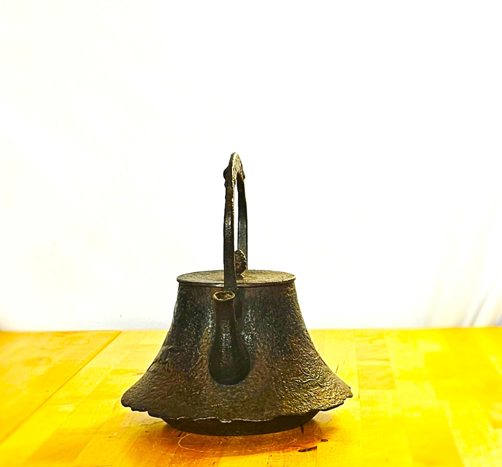 Early Showa Cast Iron Mt. Fuji Tetsubin Kettle Signed Vintage Early Showa Cast Iron Mt. Fuji Tetsubin Kettle Signed Vintage