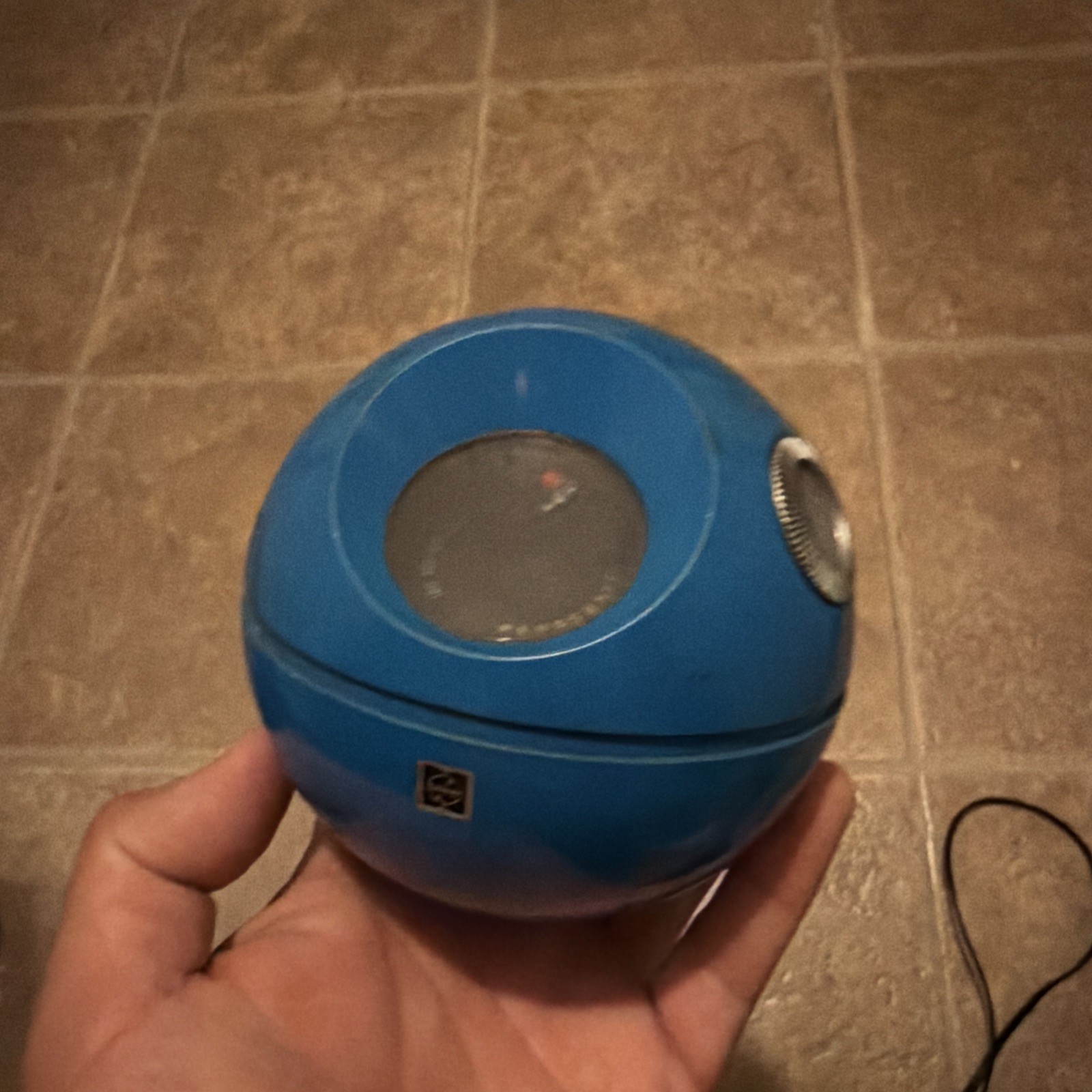 Vintage Panasonic R-70 Panapet Blue Ball AM Transistor Radio w/ Chain & Ring Vintage Panasonic R-70 Panapet Blue Ball AM Transistor Radio w/ Chain & Ring