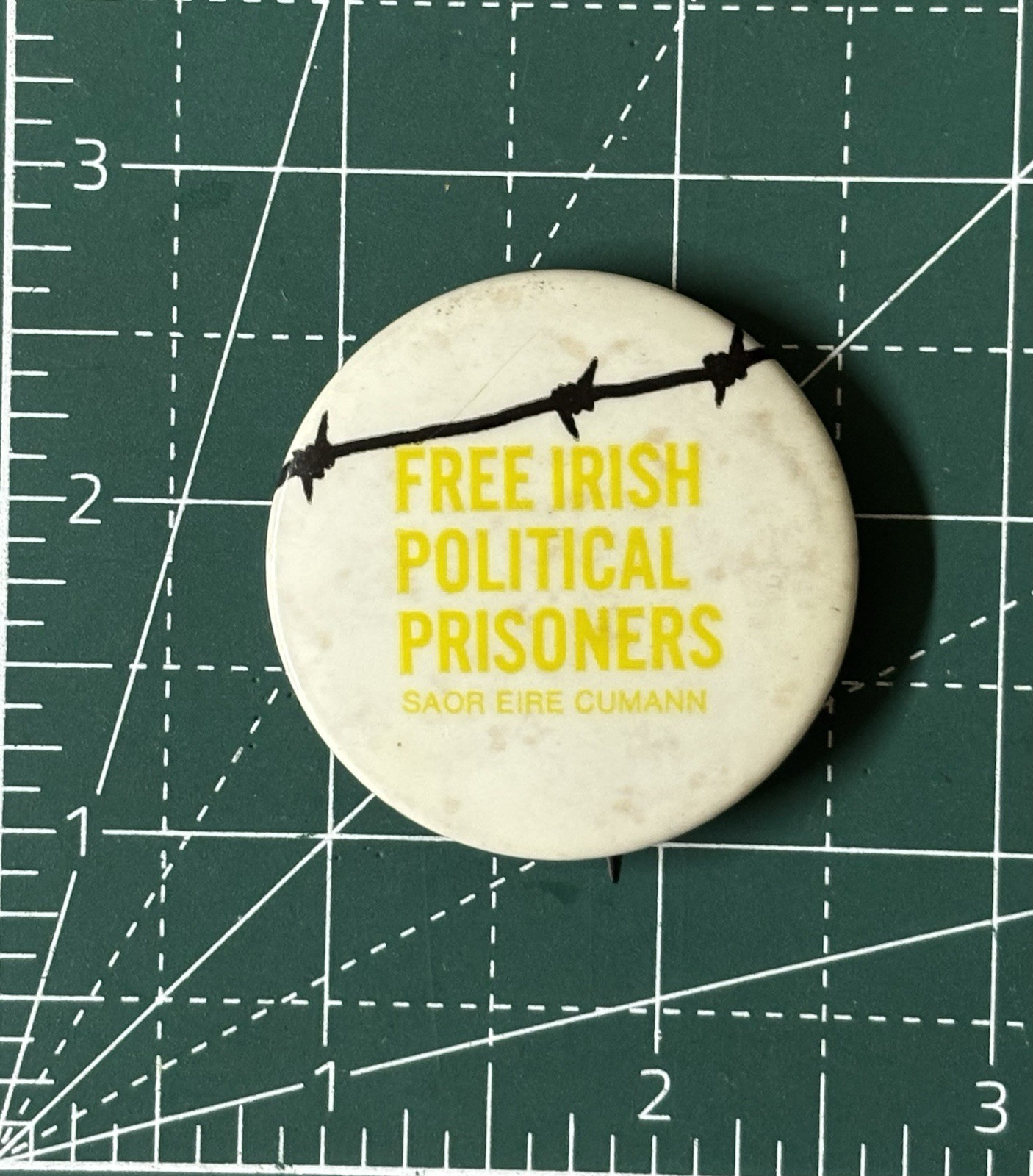 Vintage IRA Free Irish Political Prisoners Rare Button  1970s