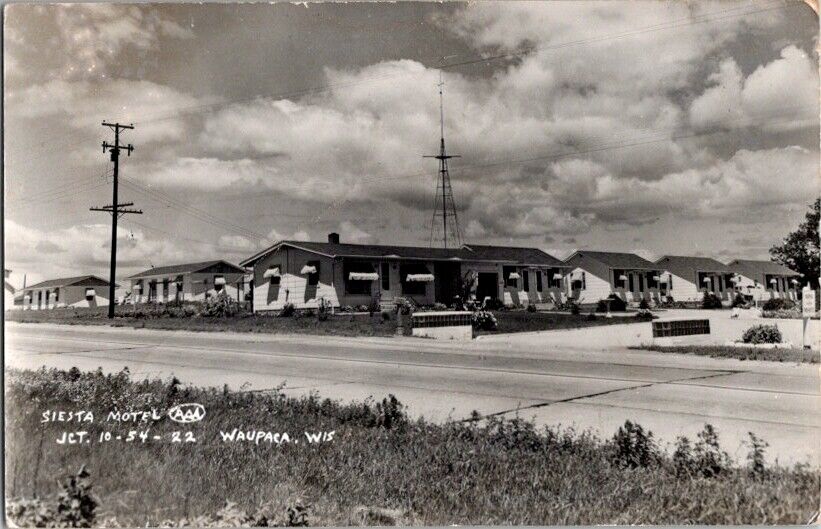 Vintage RPPC Postcard Siesta Motel Waupaca WI Wisconsin 1955               D-714