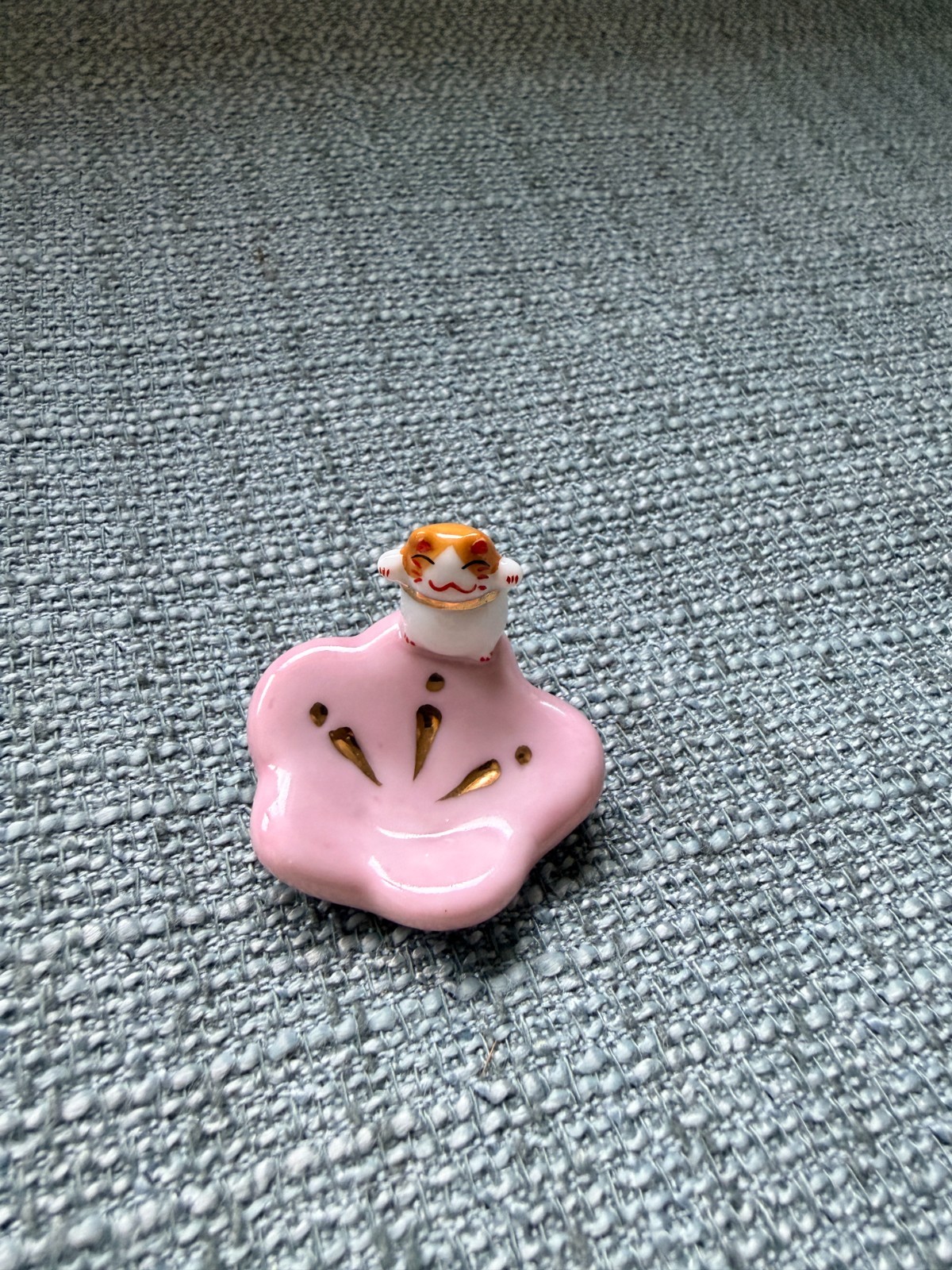 Vintage Japanese Porcelain Maneki-Neko Lucky Cat Ring Holder Pink Ume Blossom Vintage Japanese Porcelain Maneki-Neko Lucky Cat Ring Holder Pink Ume Blossom