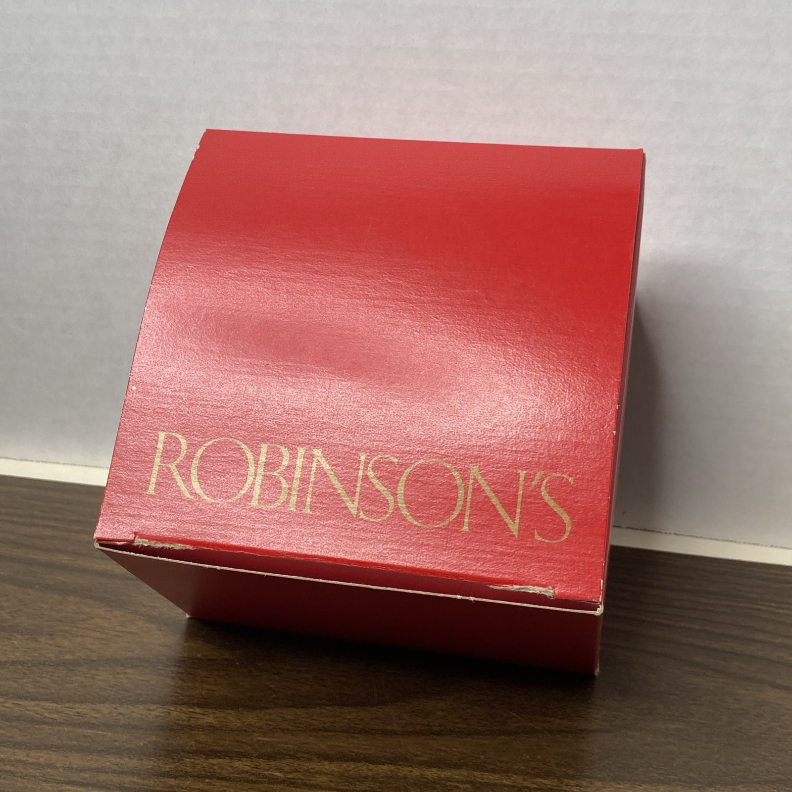 Vintage Robinson’s Gift Box 5” x 5”x 3”