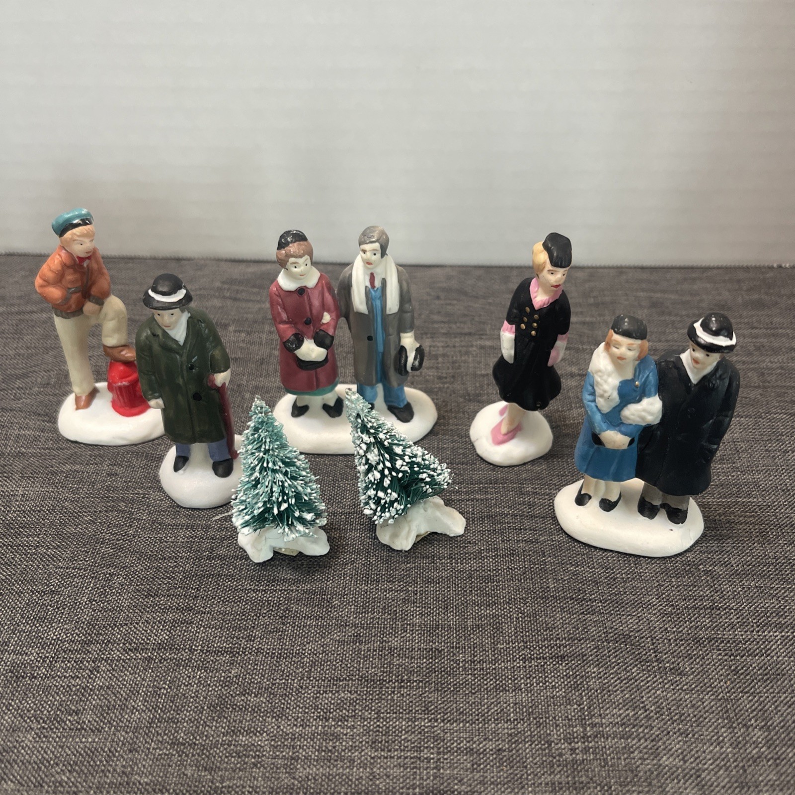 Vintage It\'s a Wonderful Life Porcelain Figurines Lot 1990s Christmas Village Vintage It\'s a Wonderful Life Porcelain Figurines Lot 1990s Christmas Village