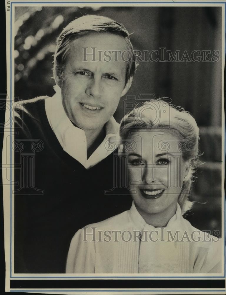 1983 Press Photo John and Maureen Dean Live in California - mja91814 1983 Press Photo John and Maureen Dean Live in California - mja91814