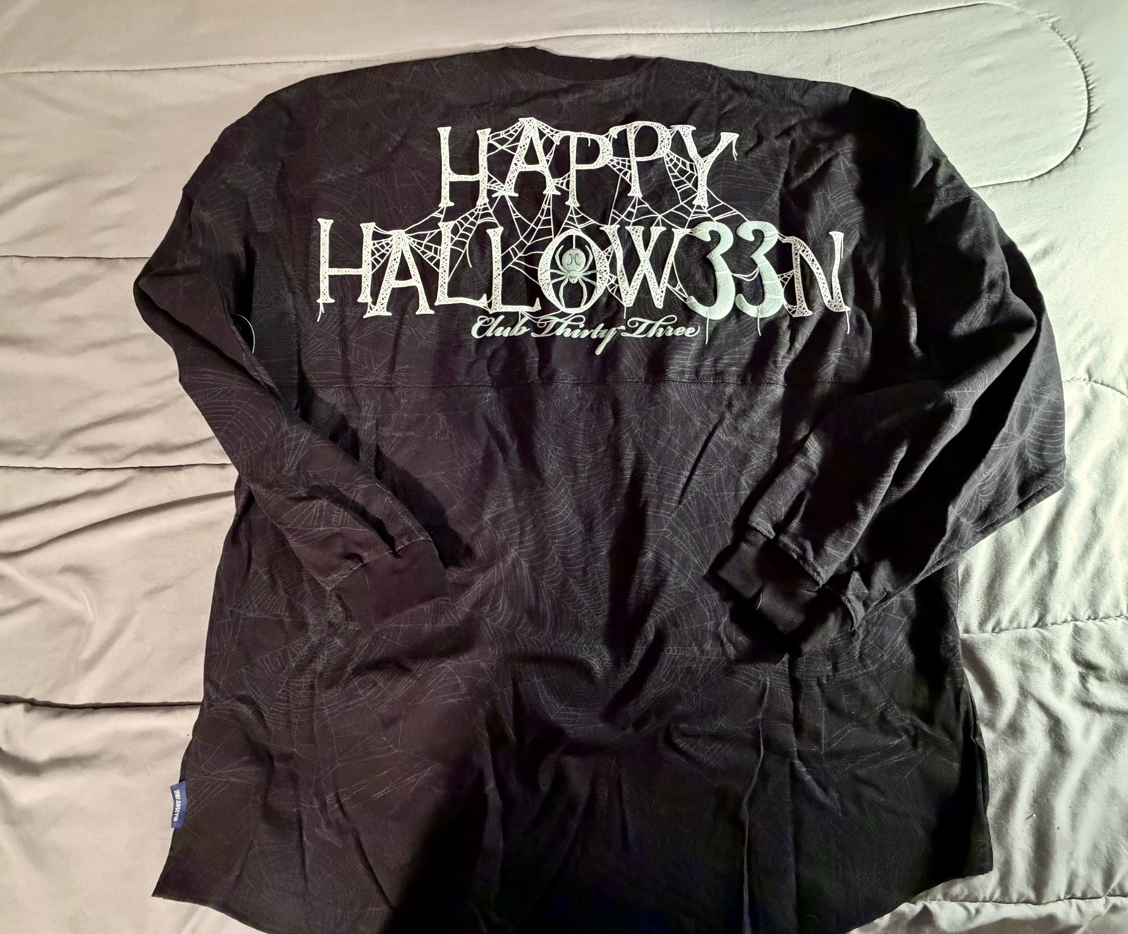 Club 33 Disneyland 2025 Spirit Jersey XL Halloween Glow in the Dark Brand New