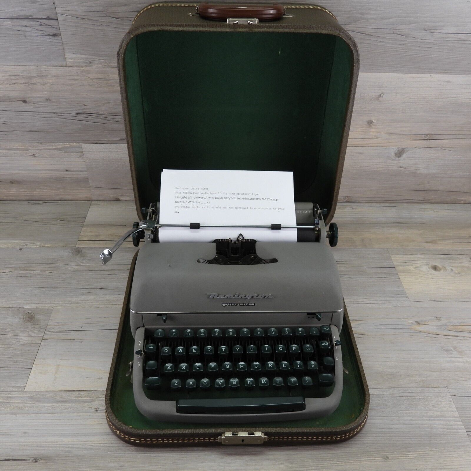 VTG Remington Rand Quiet-Riter Miracle Tab Typewriter Green w/Case Excellent