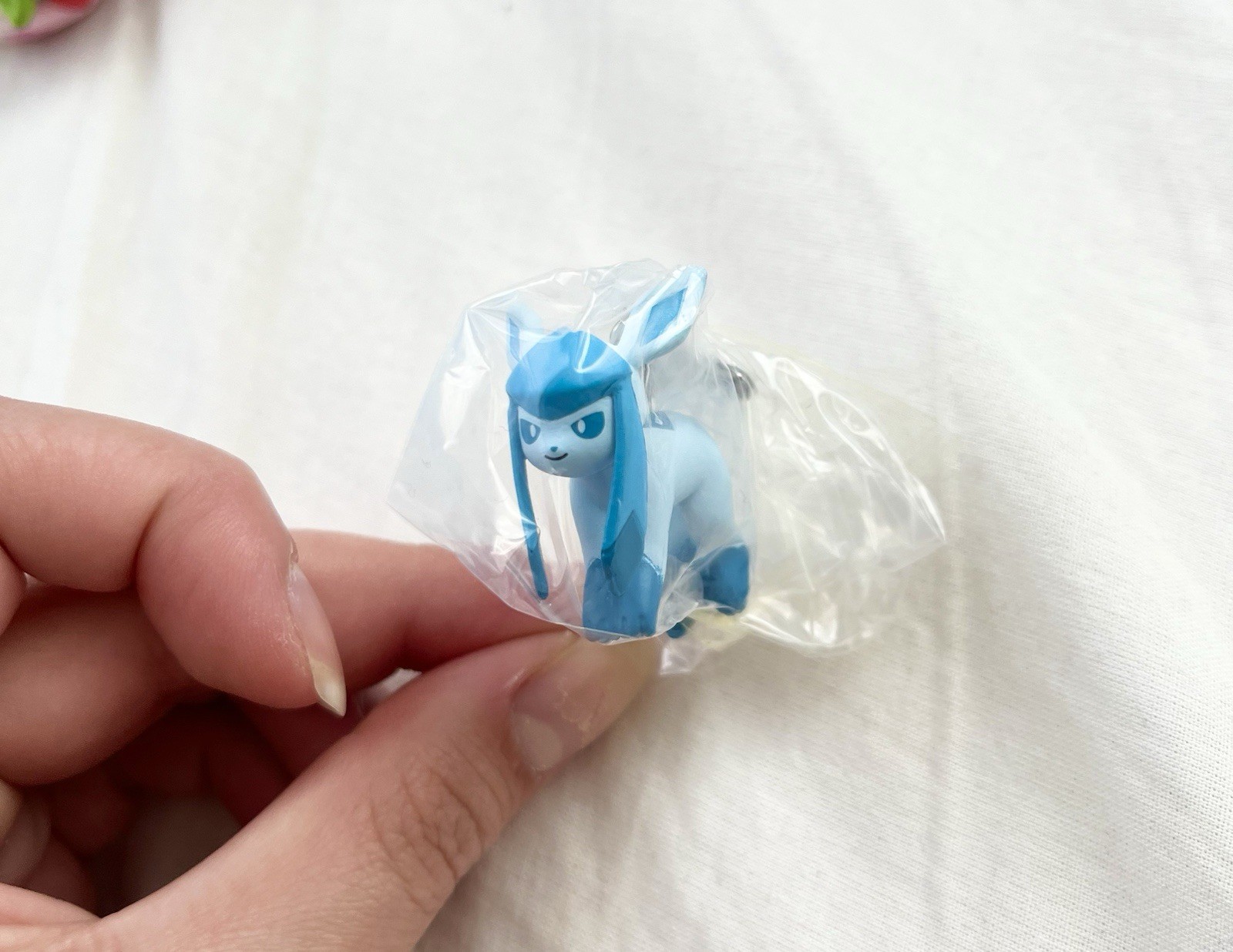Glaceon Pokémon Figure Keychain Eevee Eeveelution Pocket Monster