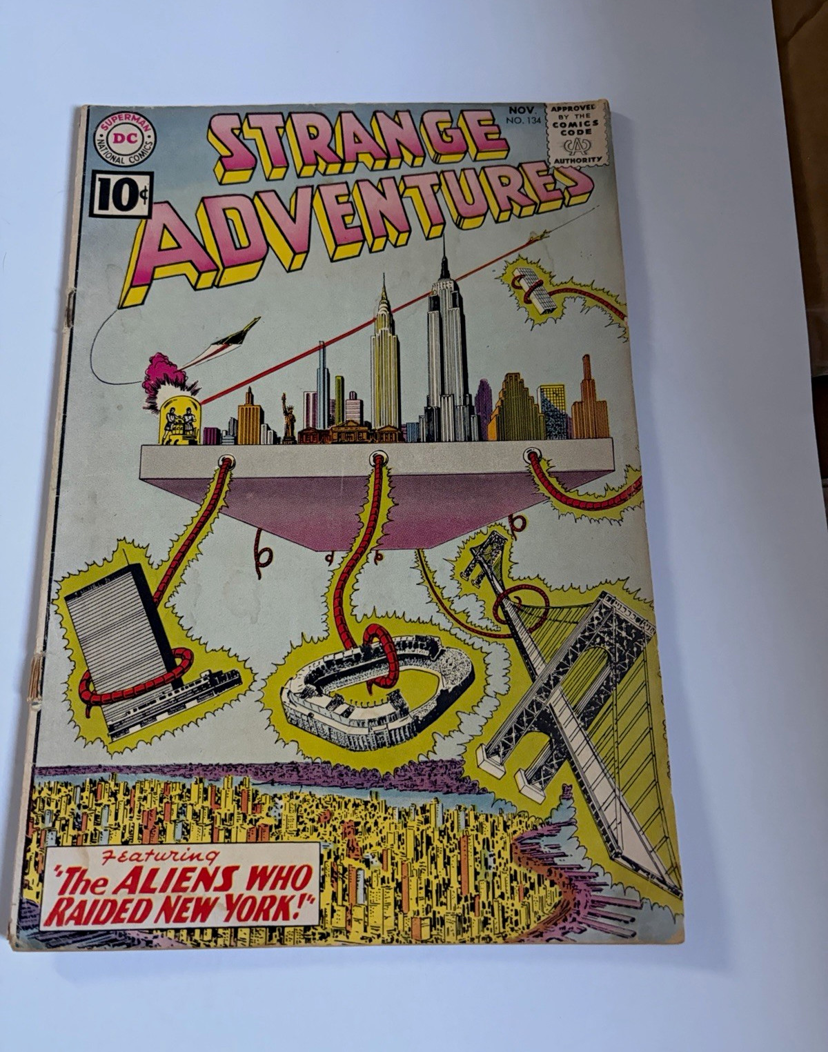 Strange Adventures #134 (DC Comics Nov 1958) The Aliens Who Raided New York