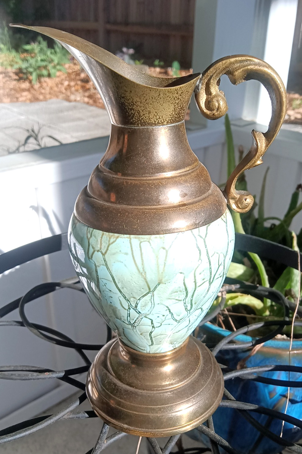 VTG J Kruft Delft Holland Brass & Marbled Green Serving Pitcher Vase Ornate 6\