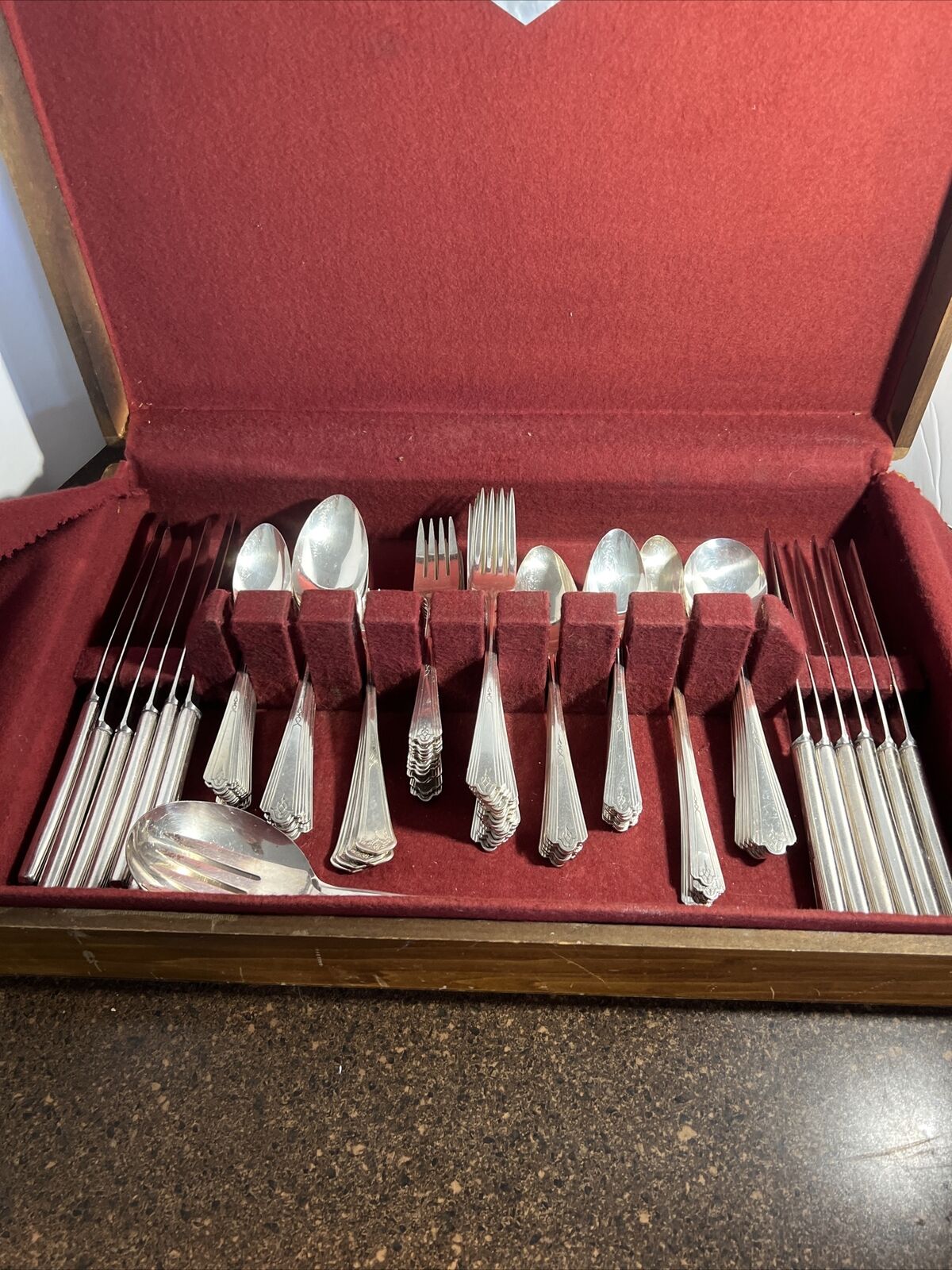 Wm Rogers Oneida 1991 Stainless Flatware Service For 6 W/extras $ Chest