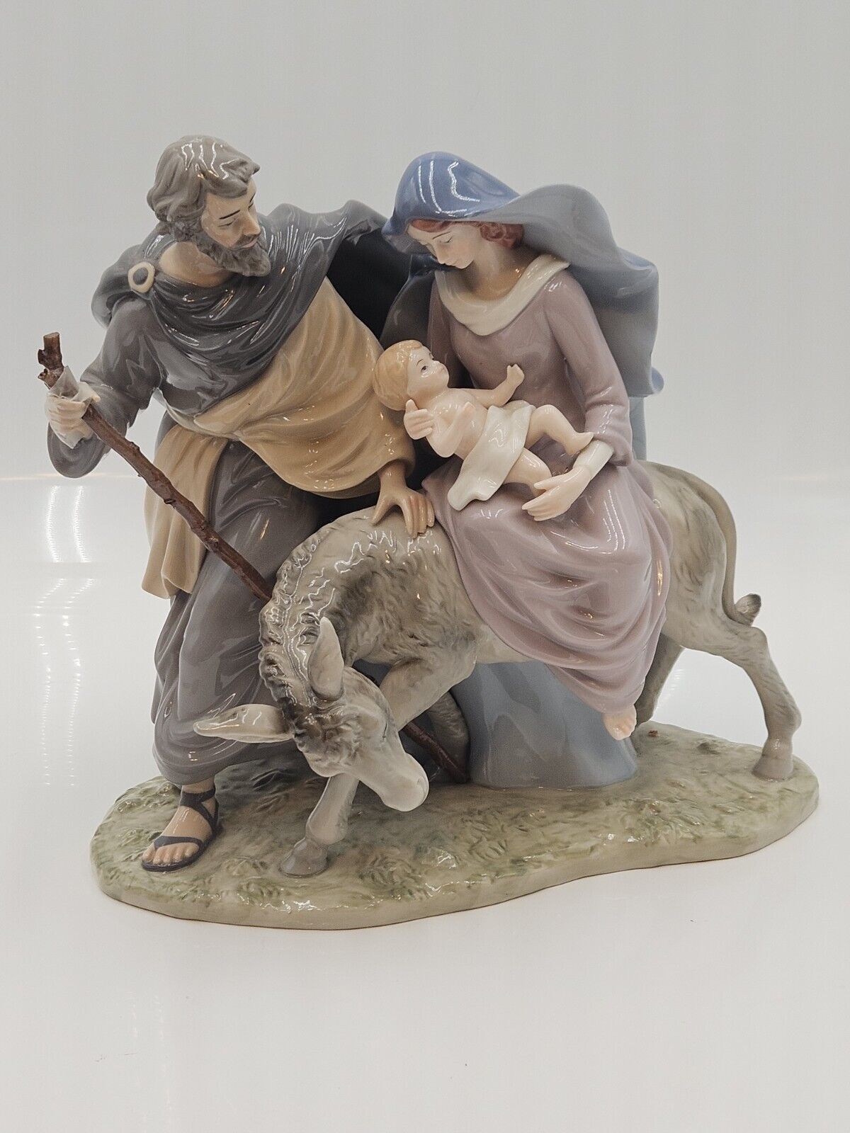 Classic Treasures - Porcelain Baby Jesus, Mary & Joseph - Sculpture Christmas 