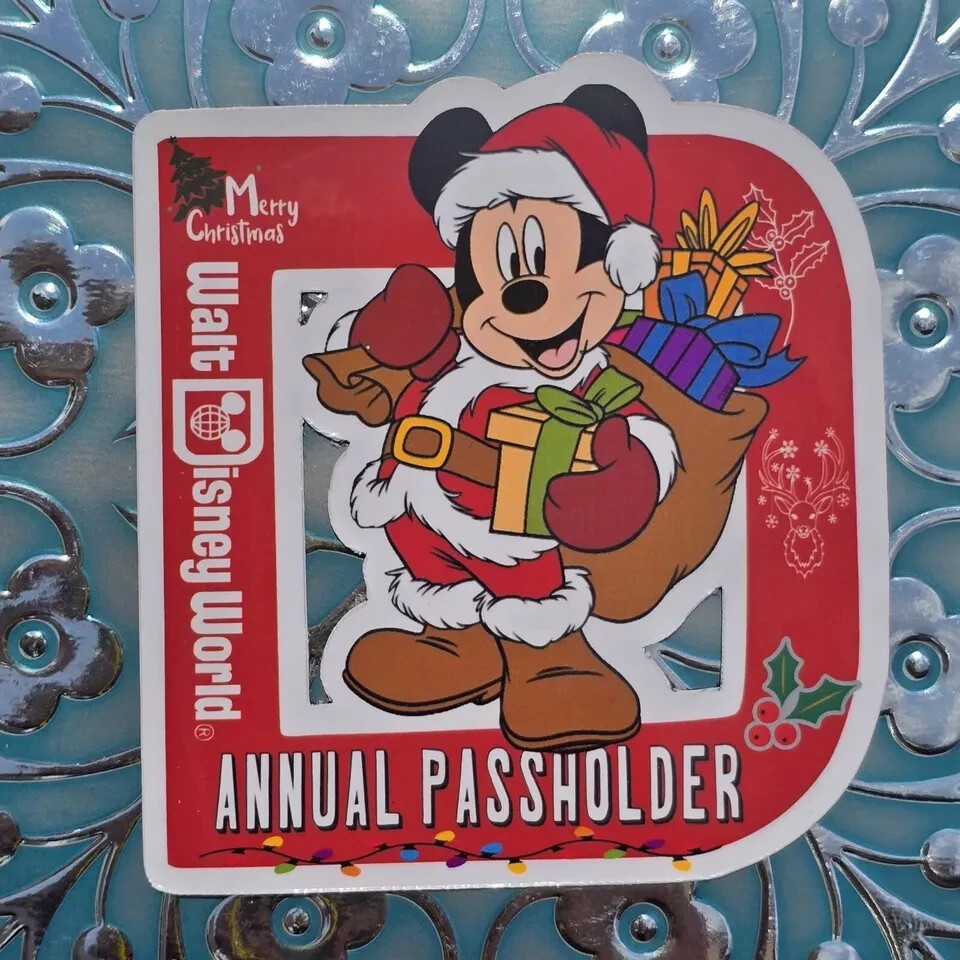Disney annual passholder Magnet Mickey Christmas  ''FAN ART  MAGNET'