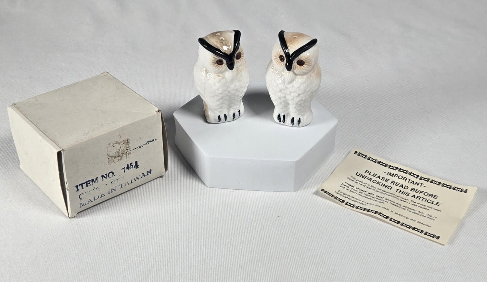 VTG Set of Porcelain Ceramic Hand Painted Owl Salt & Pepper Shakers  with box