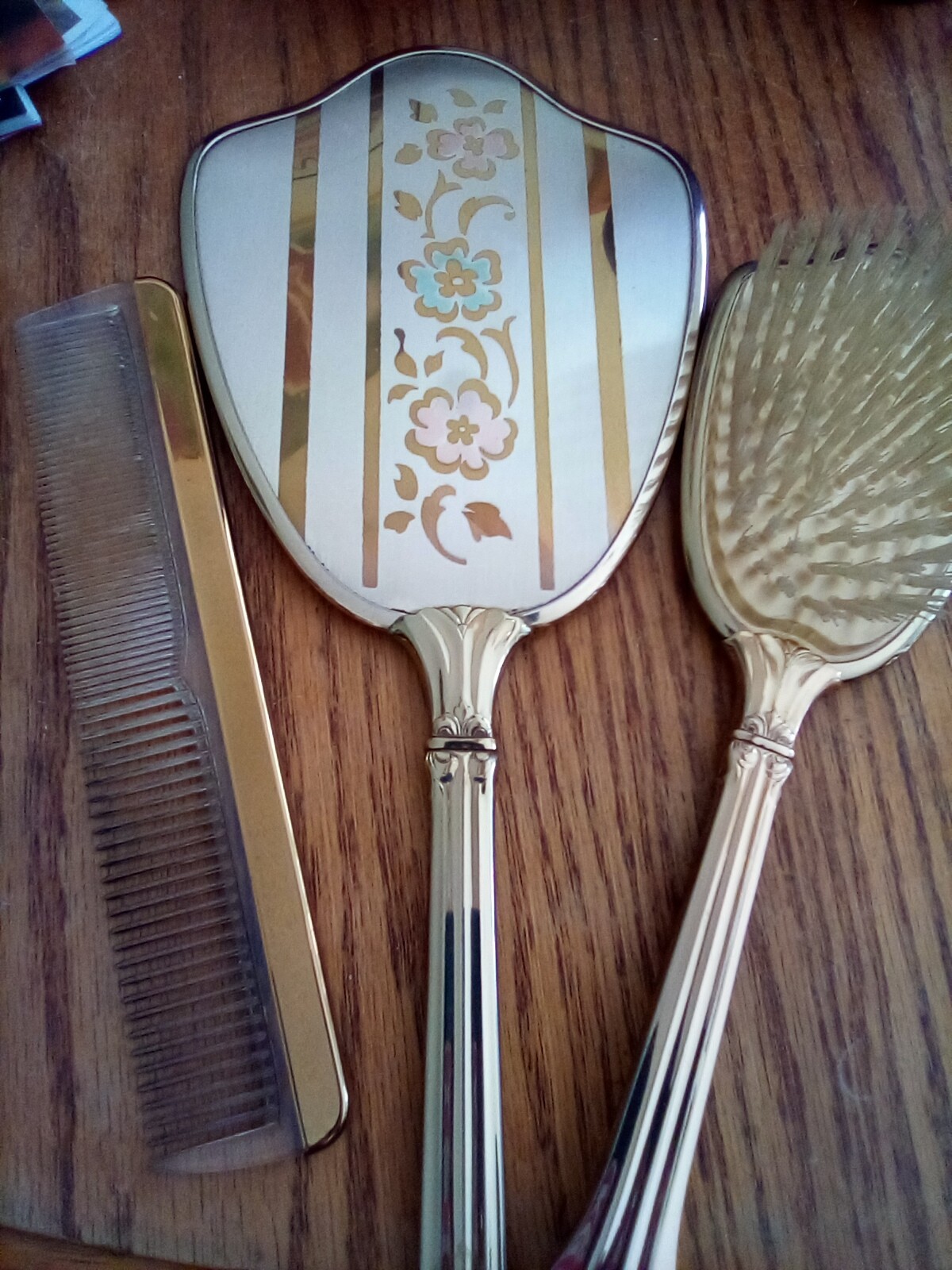 3 Pc Silver Plated Vanity Dresser Set: Hair Brush, Comb, Mirror 3 Pc Silver Plated Vanity Dresser Set: Hair Brush, Comb, Mirror