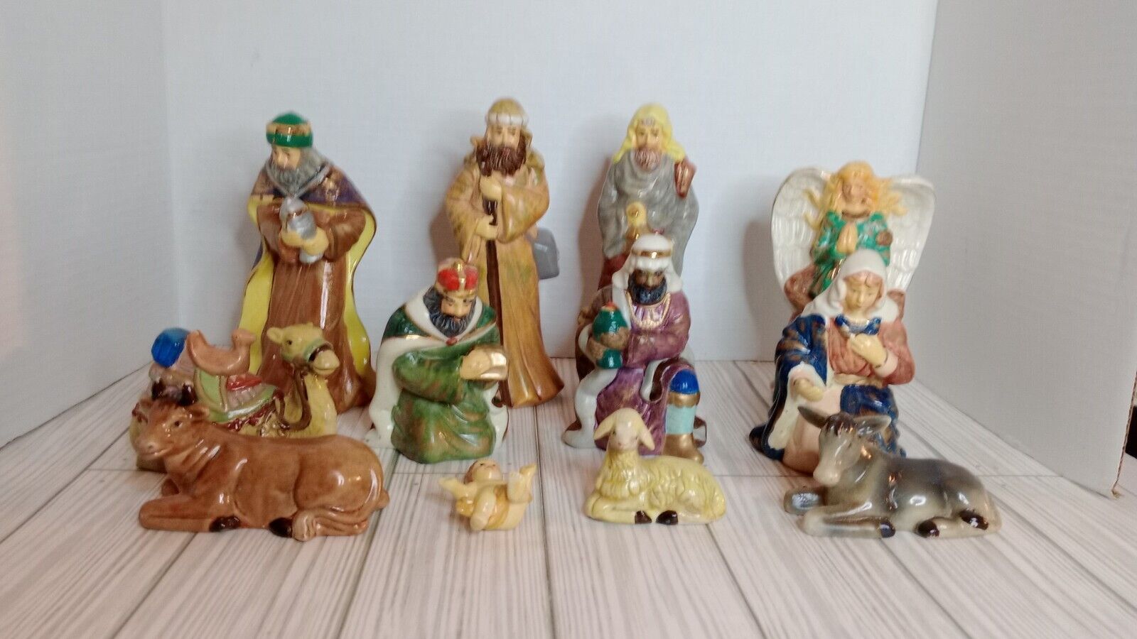 Unbranded Vintage Nativity Set Porcelain 12 Pieces