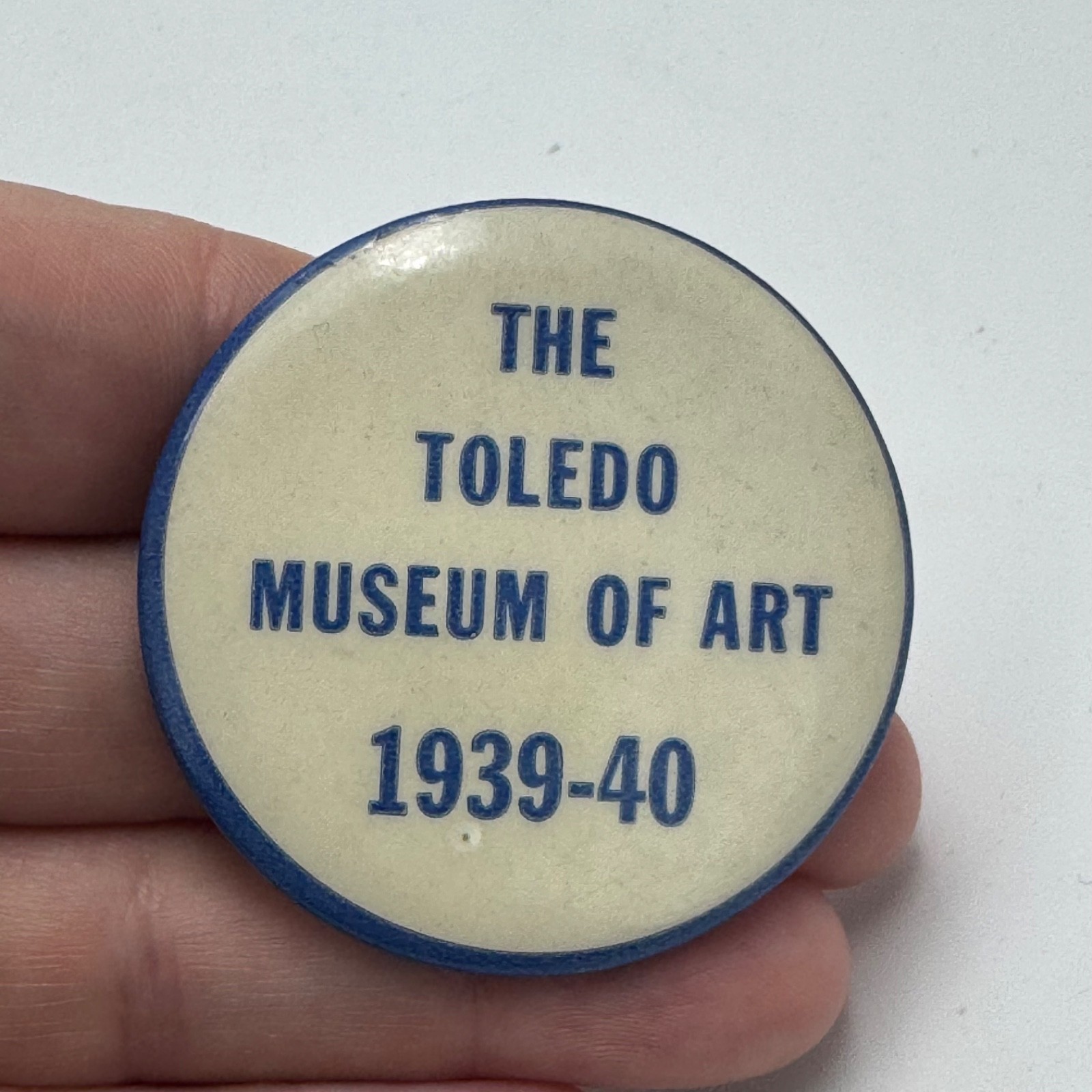 Rare Toledo Museum Of Art 1939-40 Lapel Pin Button Blue White Vintage