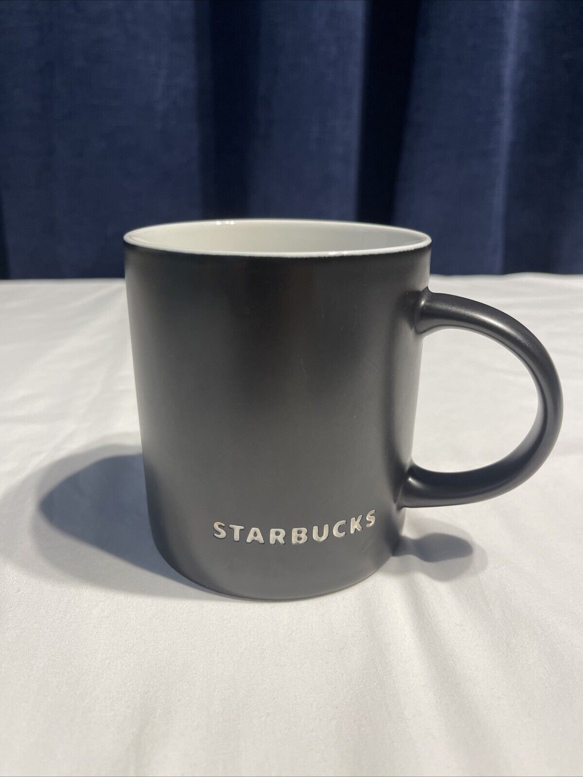 STARBUCKS 2010 Contemporary Minimalist Etched Coffee Mug Cup Matte Black 14 oz